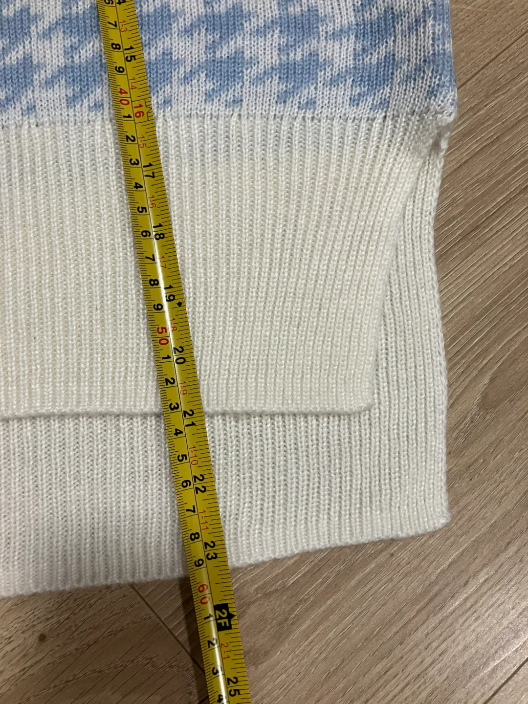 Sweater vest image indicator(9)