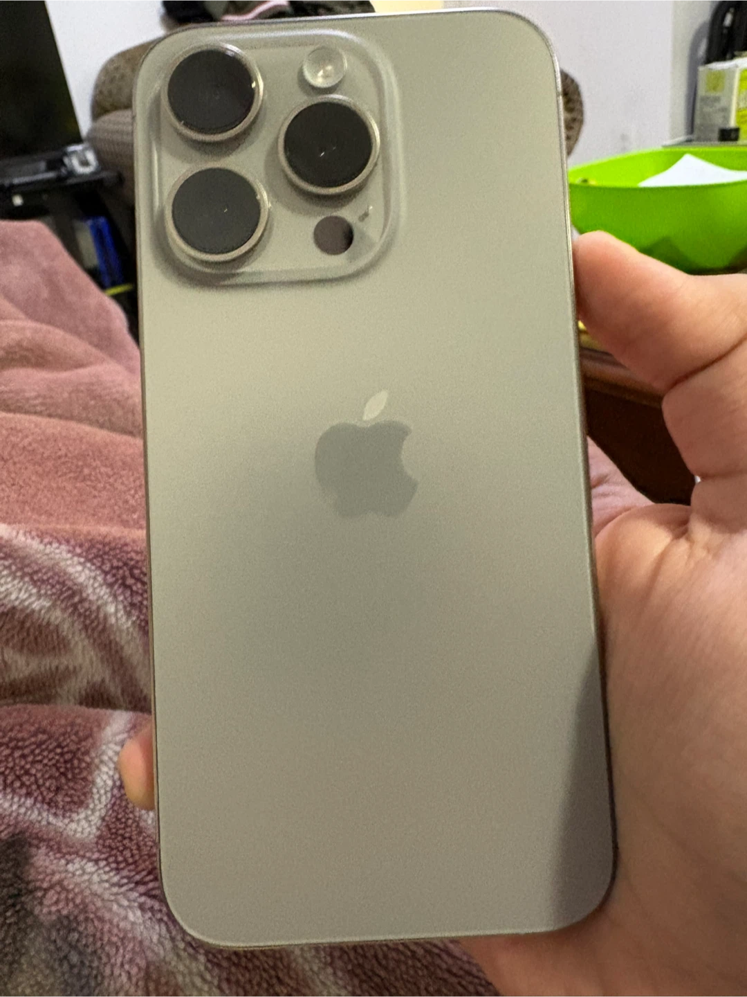 iPhone 15 Pro - Titanium - 128gb - photo 2