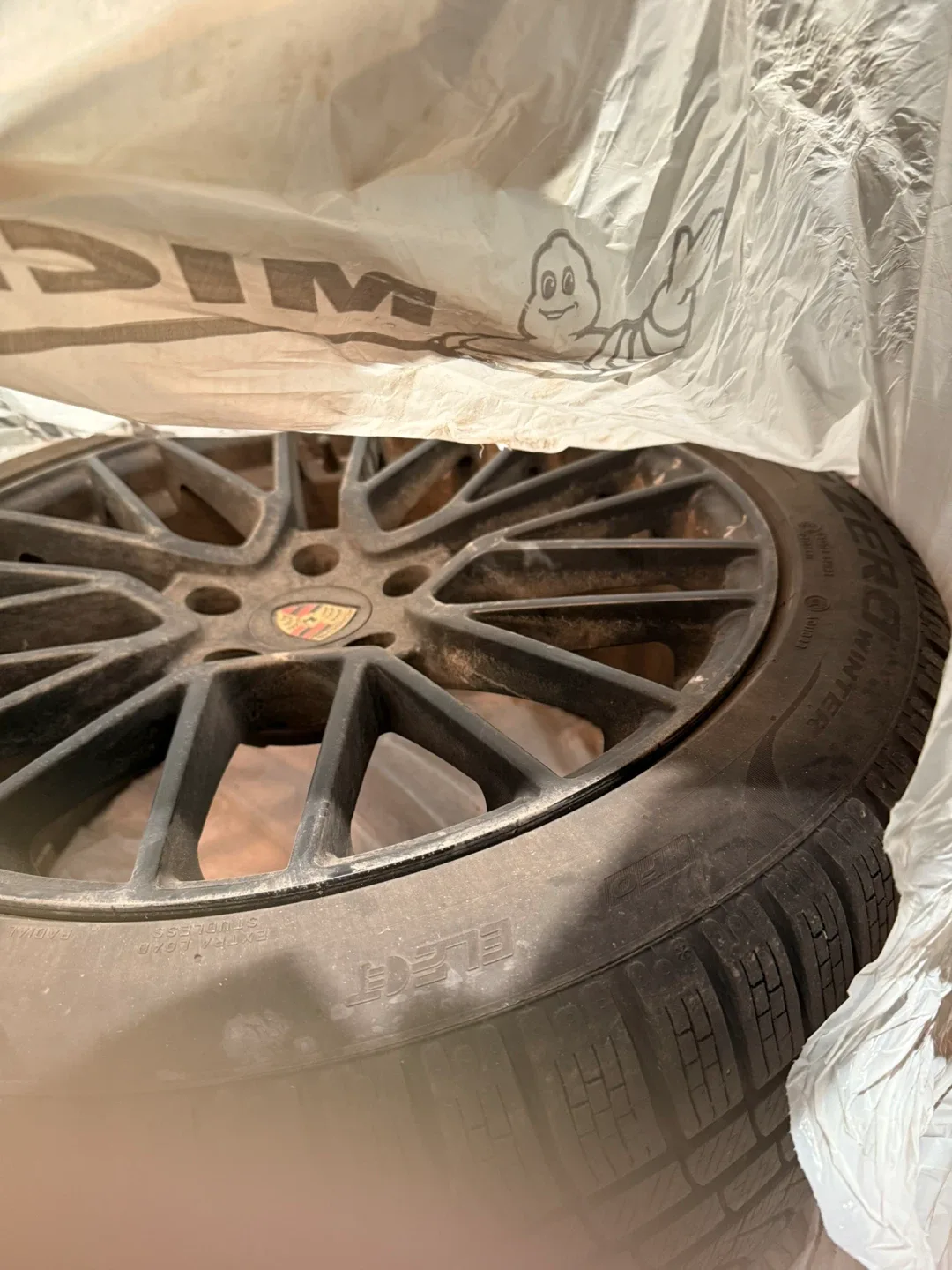 Winter tires Perelli PZero ELT tires and Porsche rims image indicator(5)