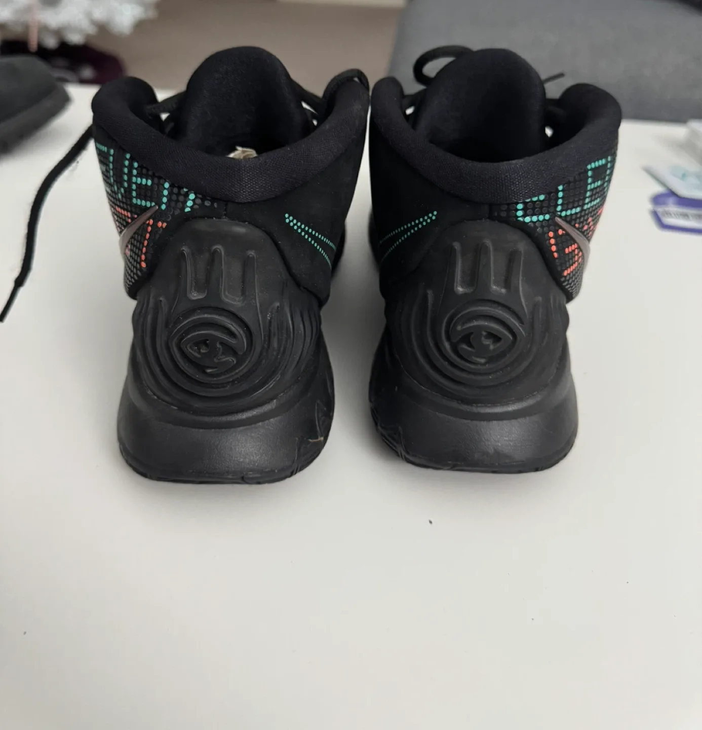 Kyrie 6 Shot Clock Size 10 image indicator(4)