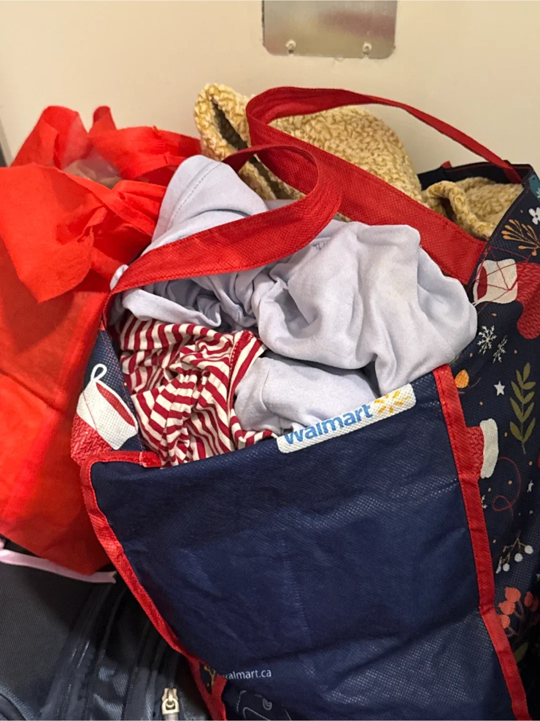 #cleanout Assorted women’s clothes