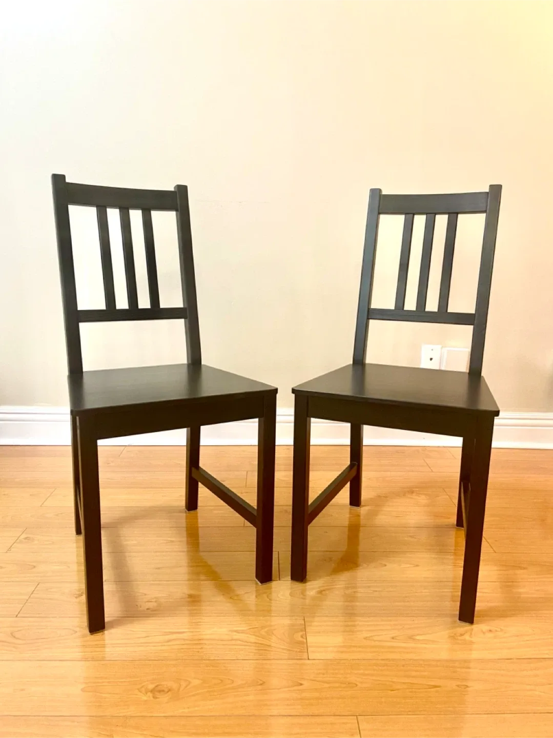 IKEA Dining Table & 2 Chairs image indicator(4)