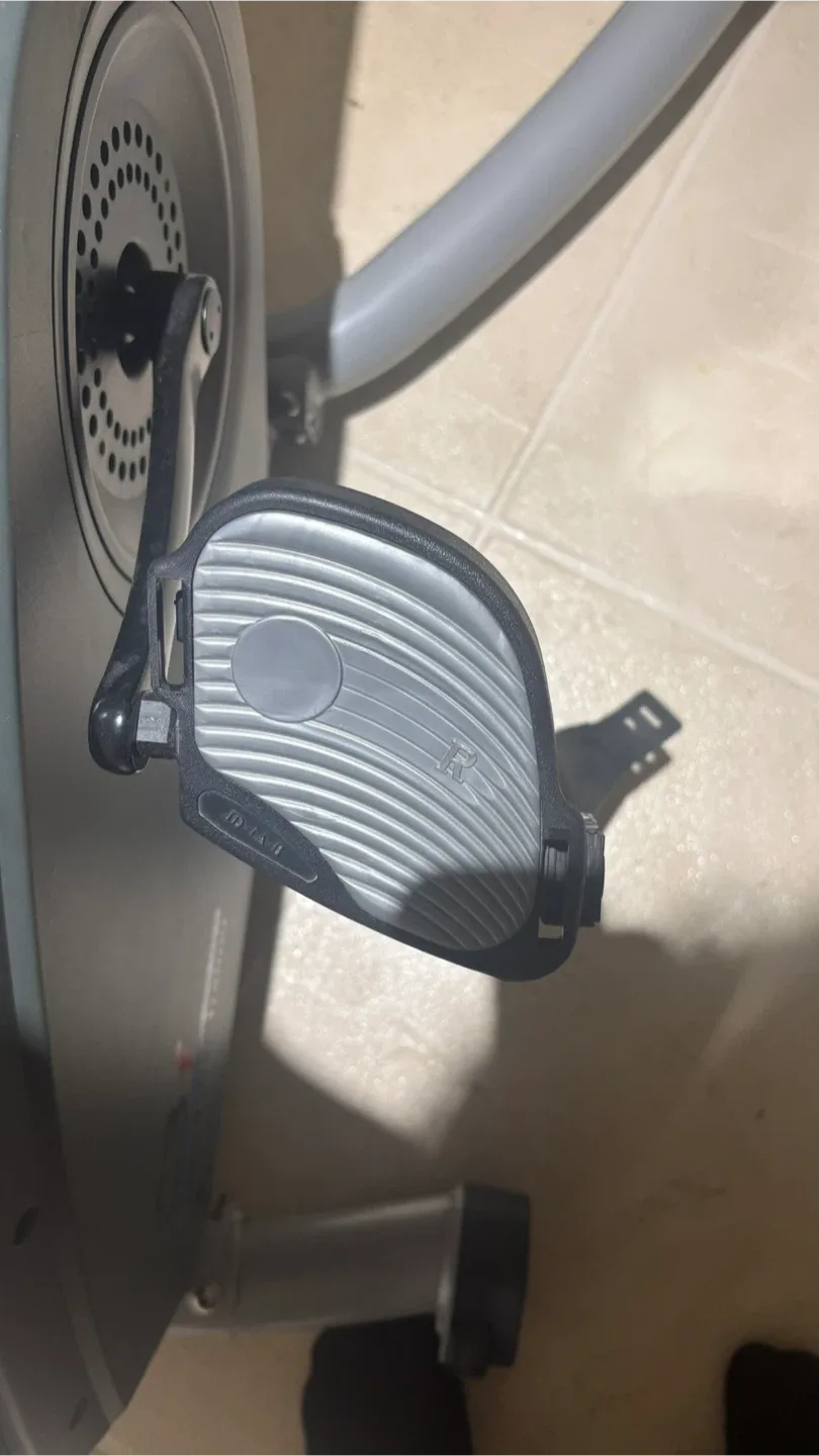 LifeSpan C3i Upright Exercise Bike image indicator(4)