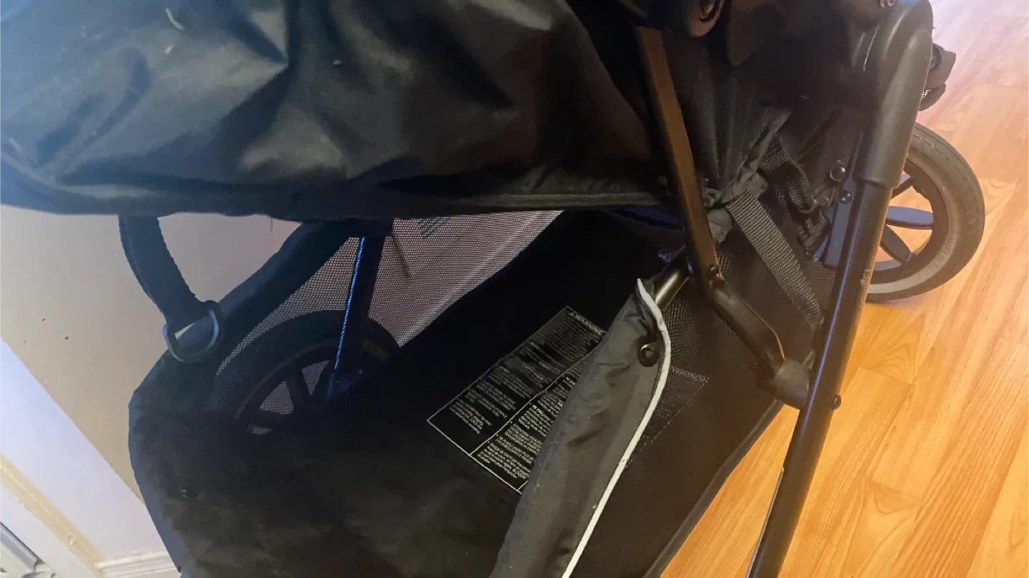 Evenflo Pivot Xplore All-Terrain Stroller Wagon - Black image indicator(4)