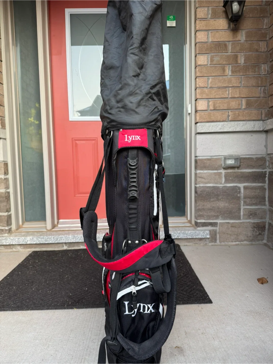 Lynx Golf Bag - Black & Red image indicator(2)