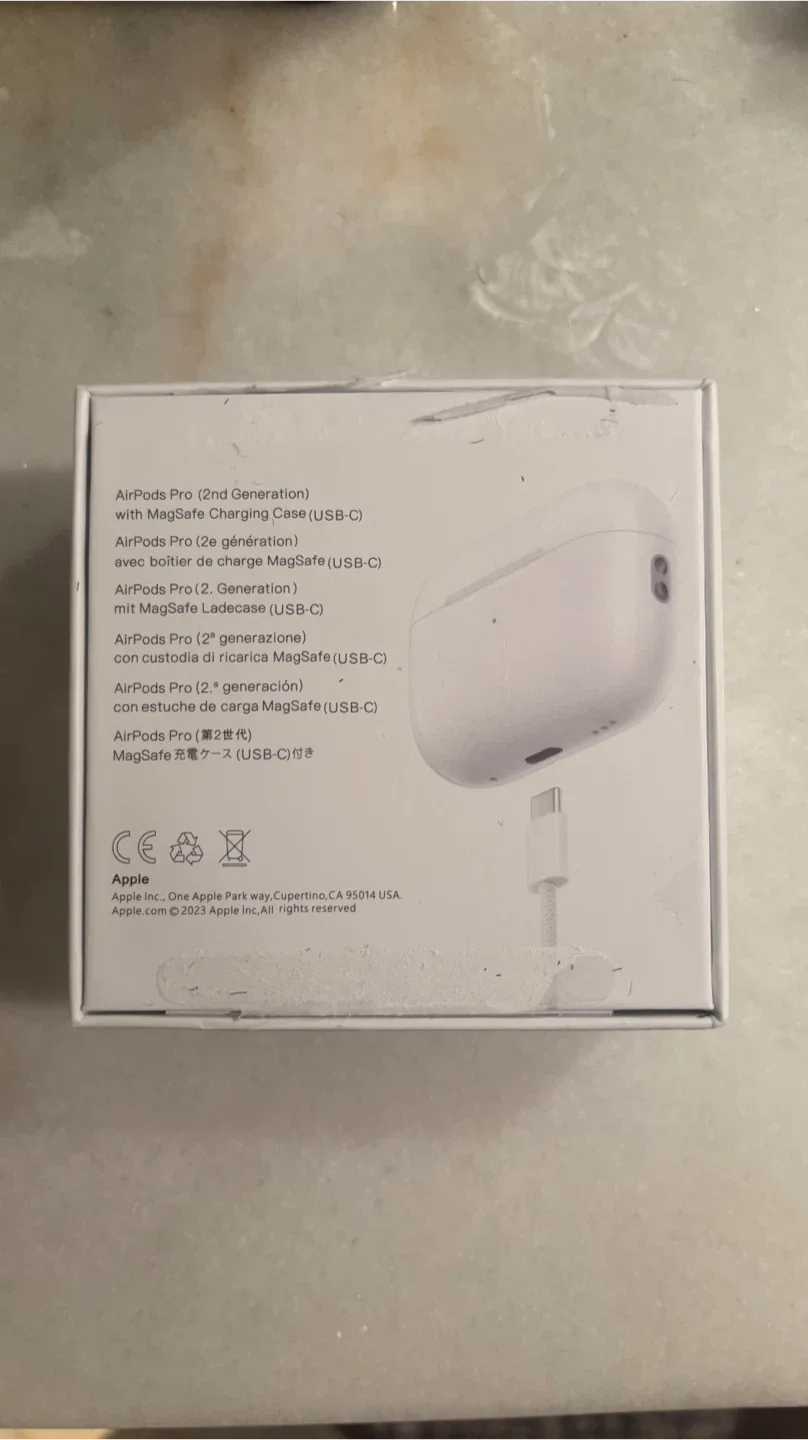 Apple AirPods Pro (2nd Generation) USB-C image indicator(5)