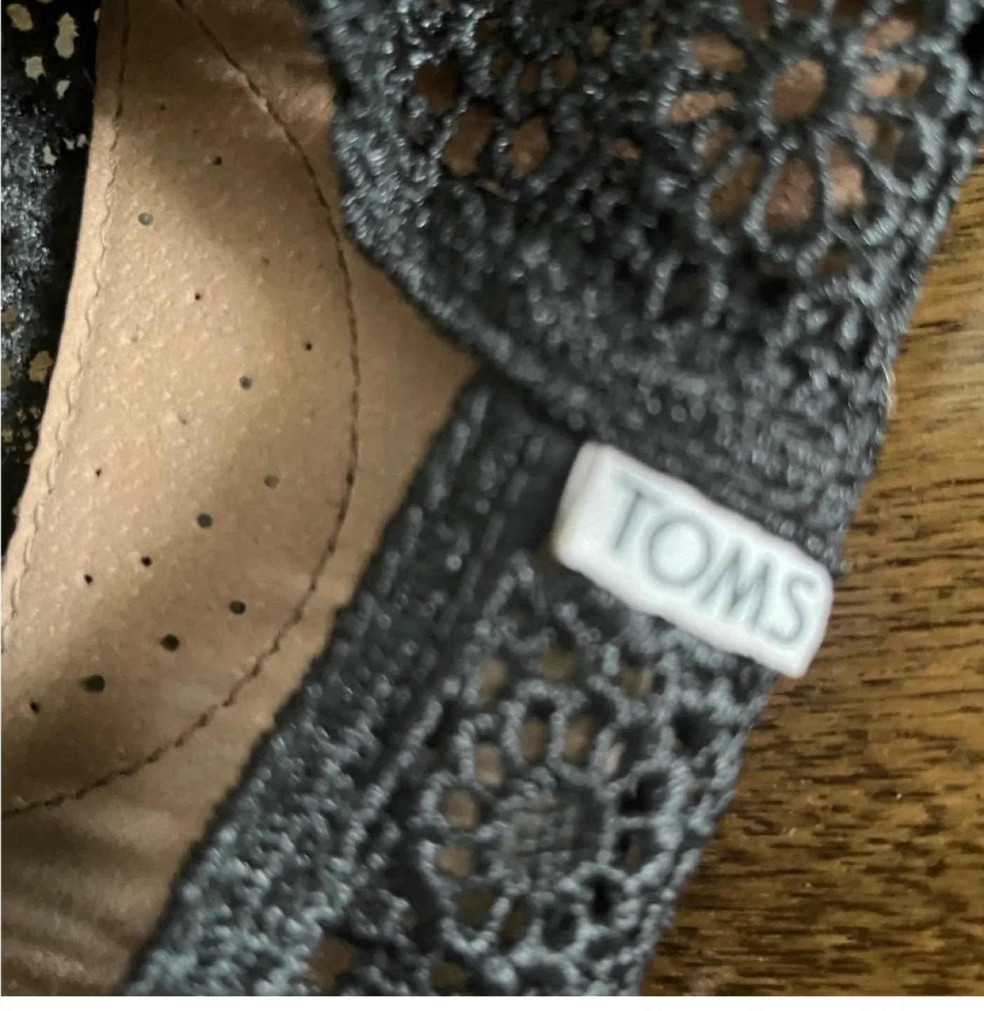 TOMS Black Lace Women's Shoes - Size 8 image indicator(2)