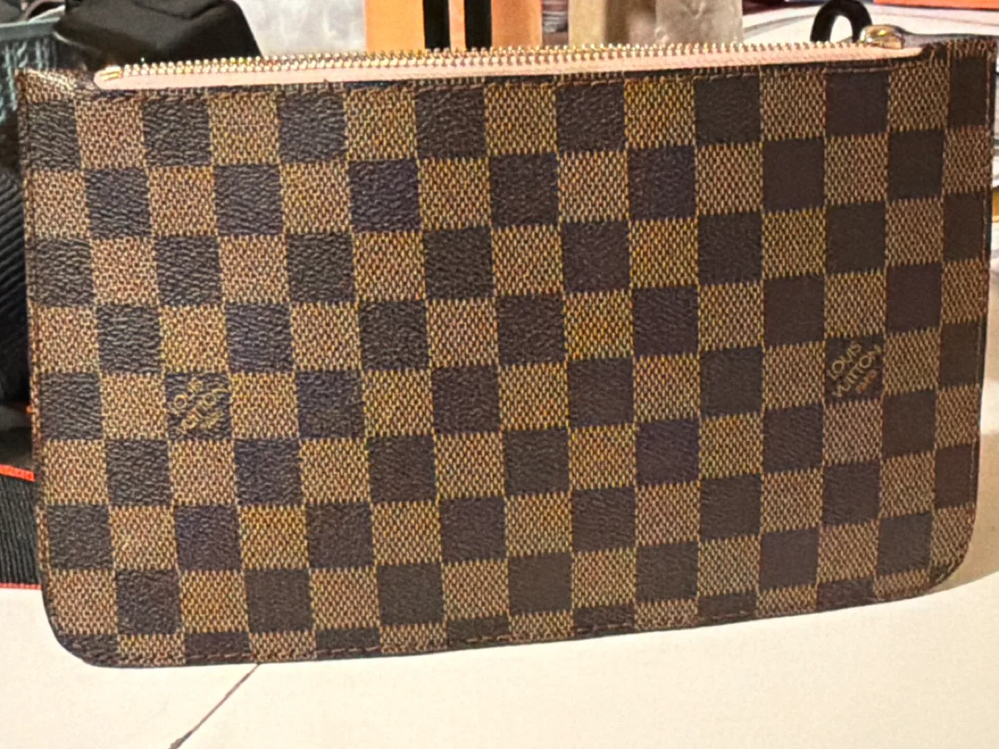 Louis Vuitton Damier Ebene Pochette image indicator(2)