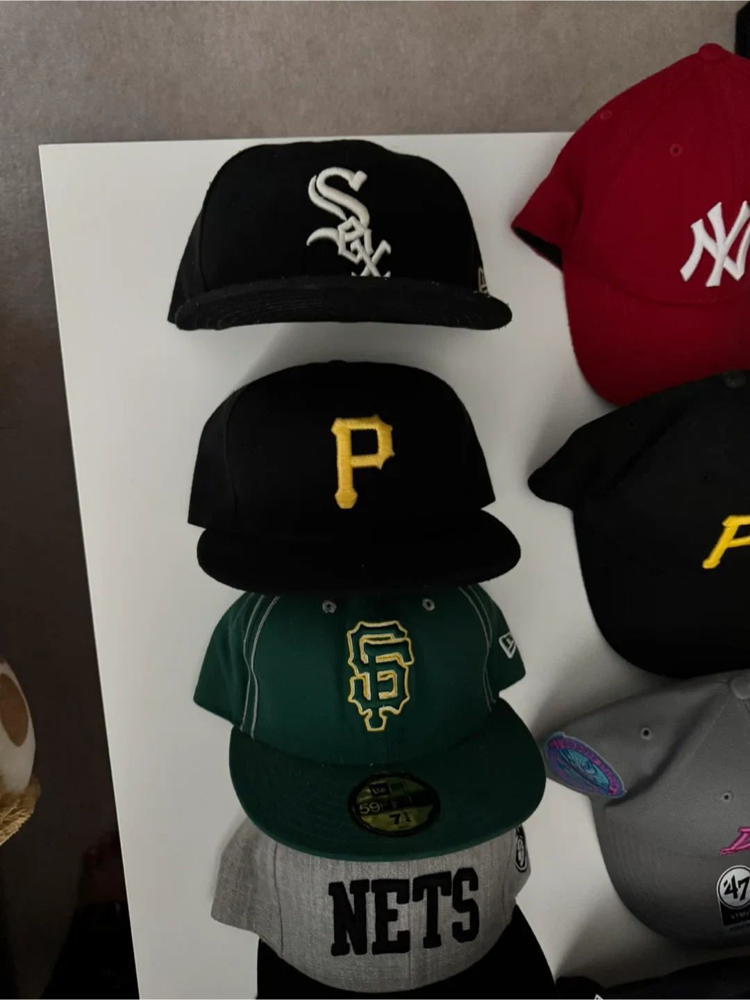 Baseball Caps - New Era, 47 Brand,Mitchell & Ness 1/2 image indicator(6)