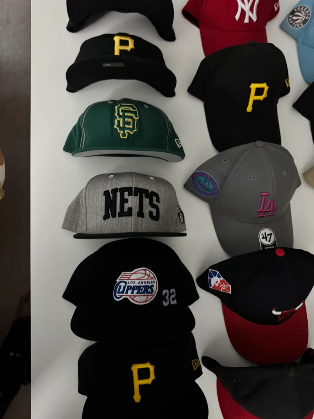 Baseball Caps - New Era, 47 Brand,Mitchell & Ness 1/2 image indicator(4)