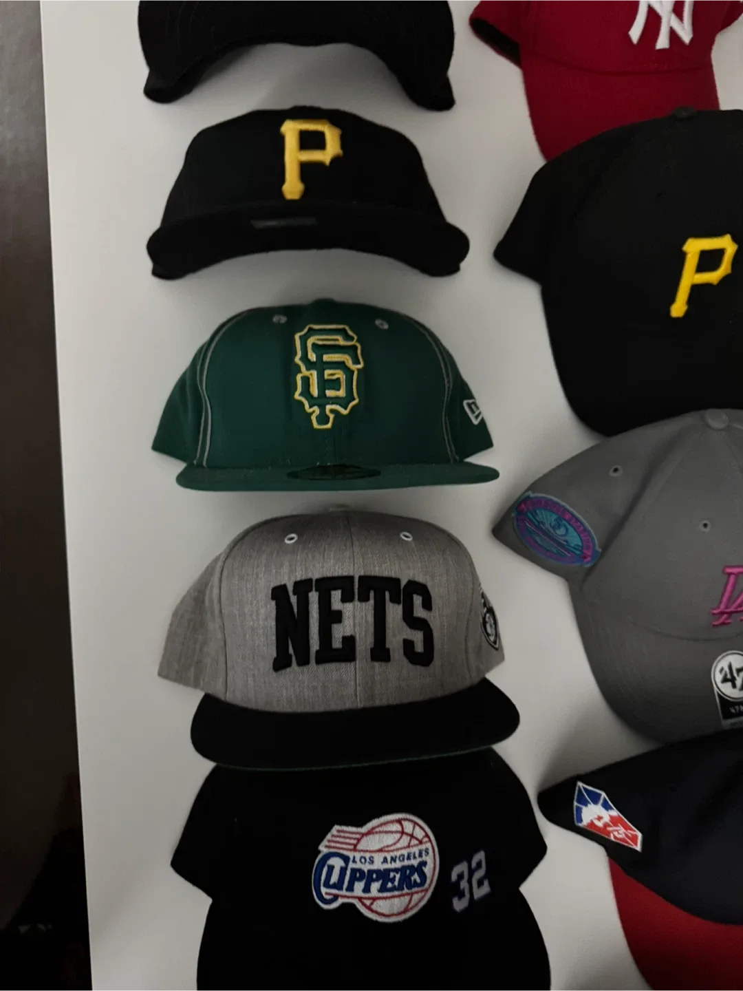 Baseball Caps - New Era, 47 Brand,Mitchell & Ness 1/2 image indicator(5)