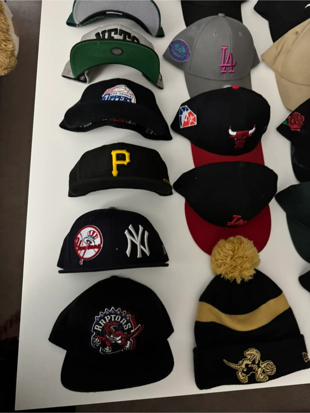 Baseball Caps - New Era, 47 Brand,Mitchell & Ness 1/2 image indicator(3)