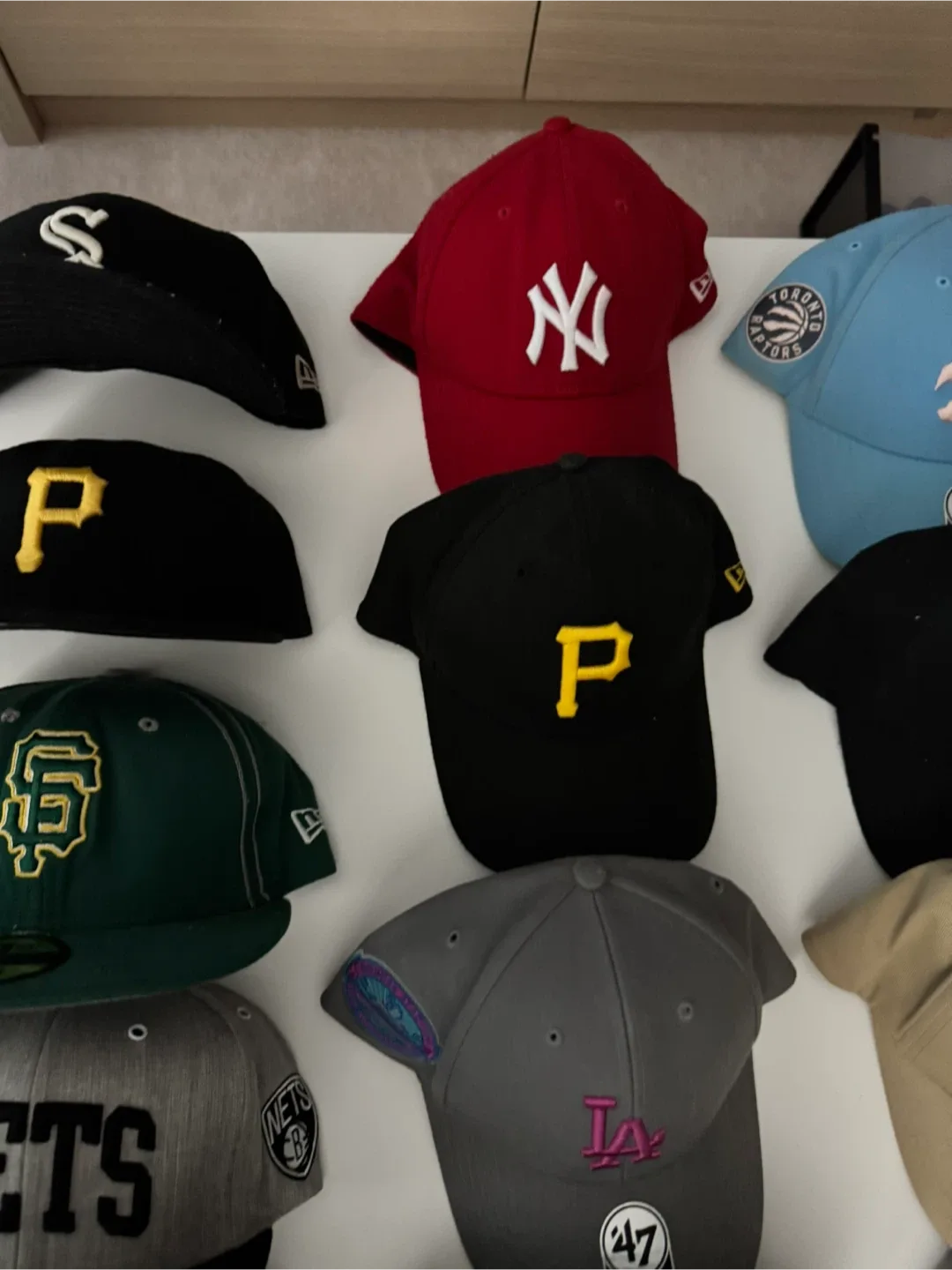 Baseball Caps - New Era, 47 Brand,Mitchell & Ness 1/2 image indicator(7)