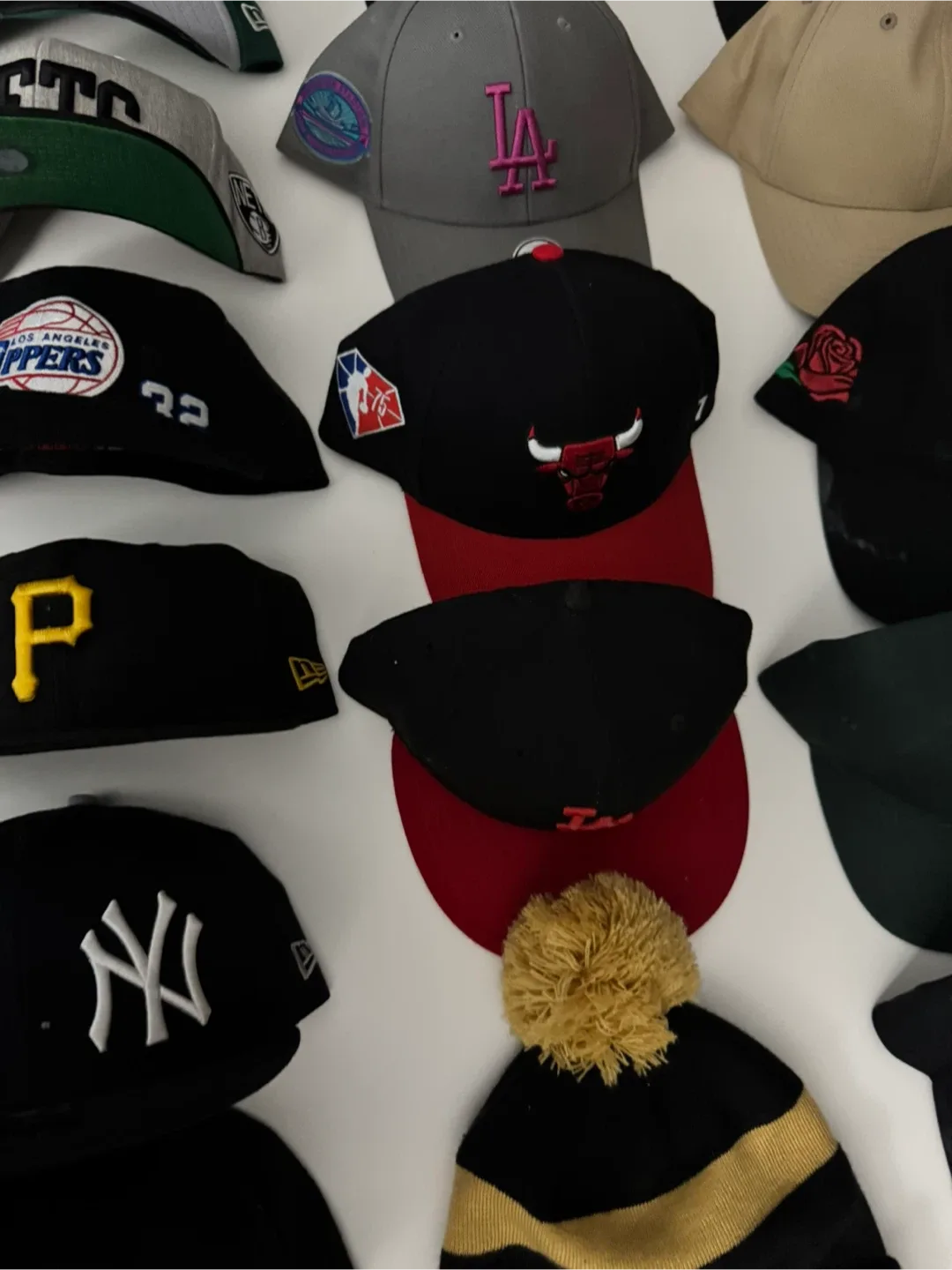 Baseball Caps - New Era, 47 Brand,Mitchell & Ness 1/2 image indicator(9)