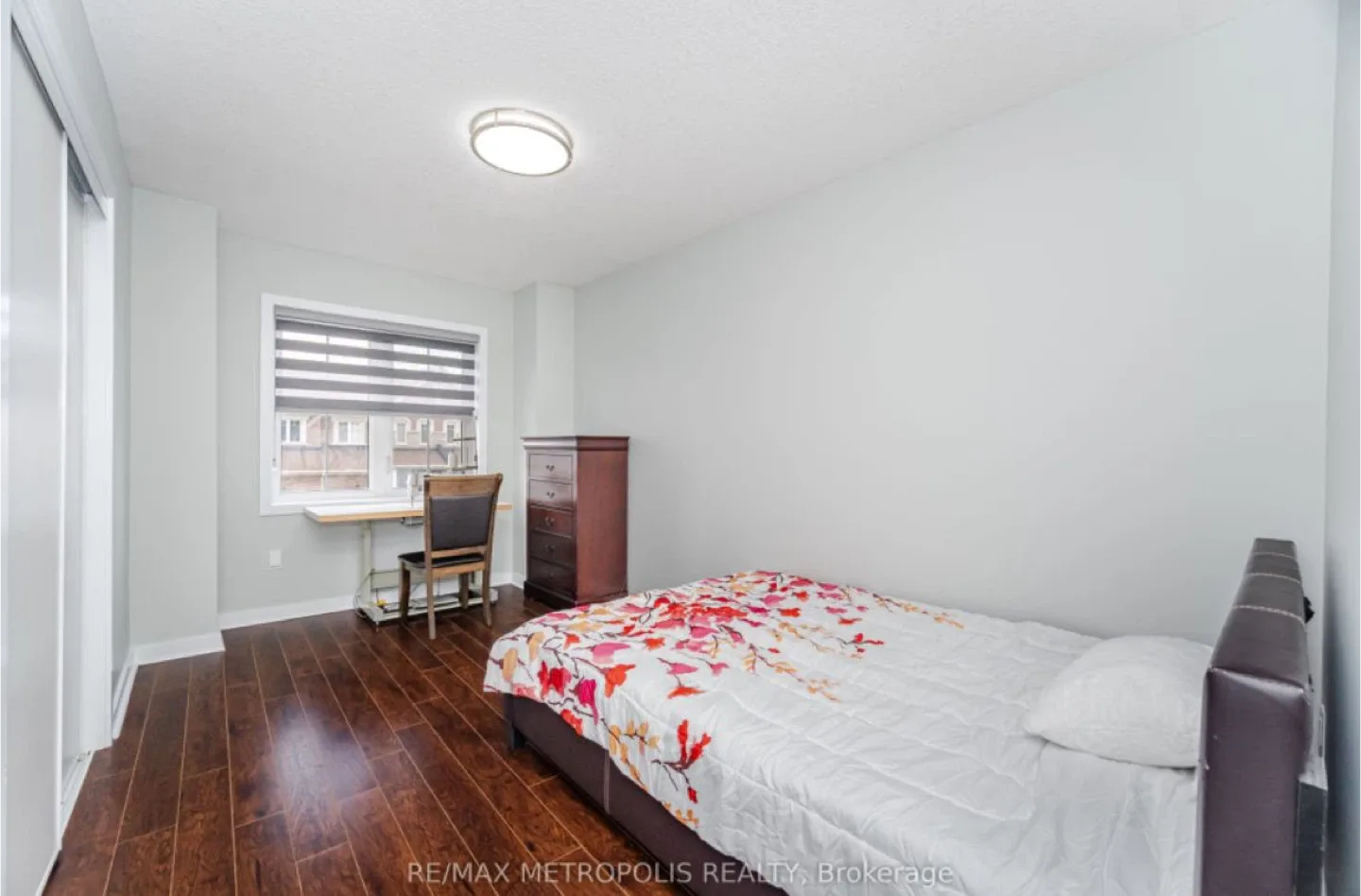 One bedroom with private washroom available for rent image indicator(3)