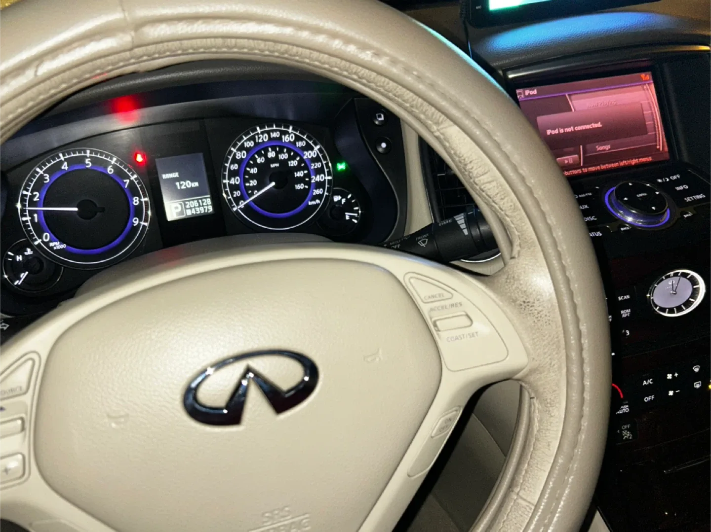 🚗 2011 Infiniti EX35 AWD – Clean Title 206000km image indicator(4)