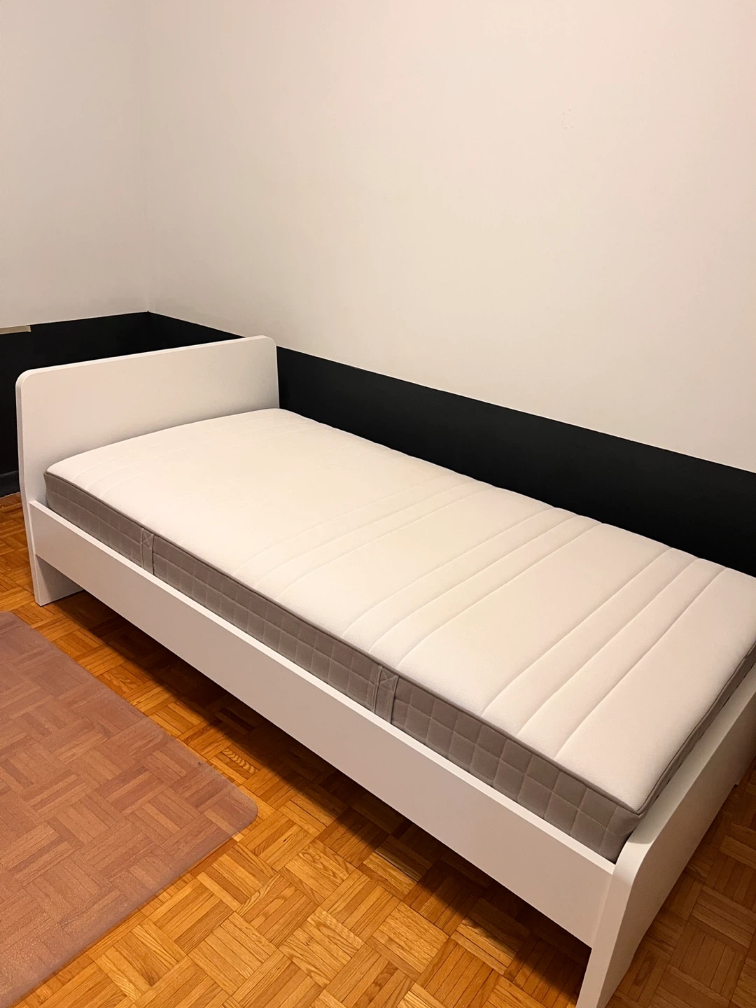Twin bed frame & mattress