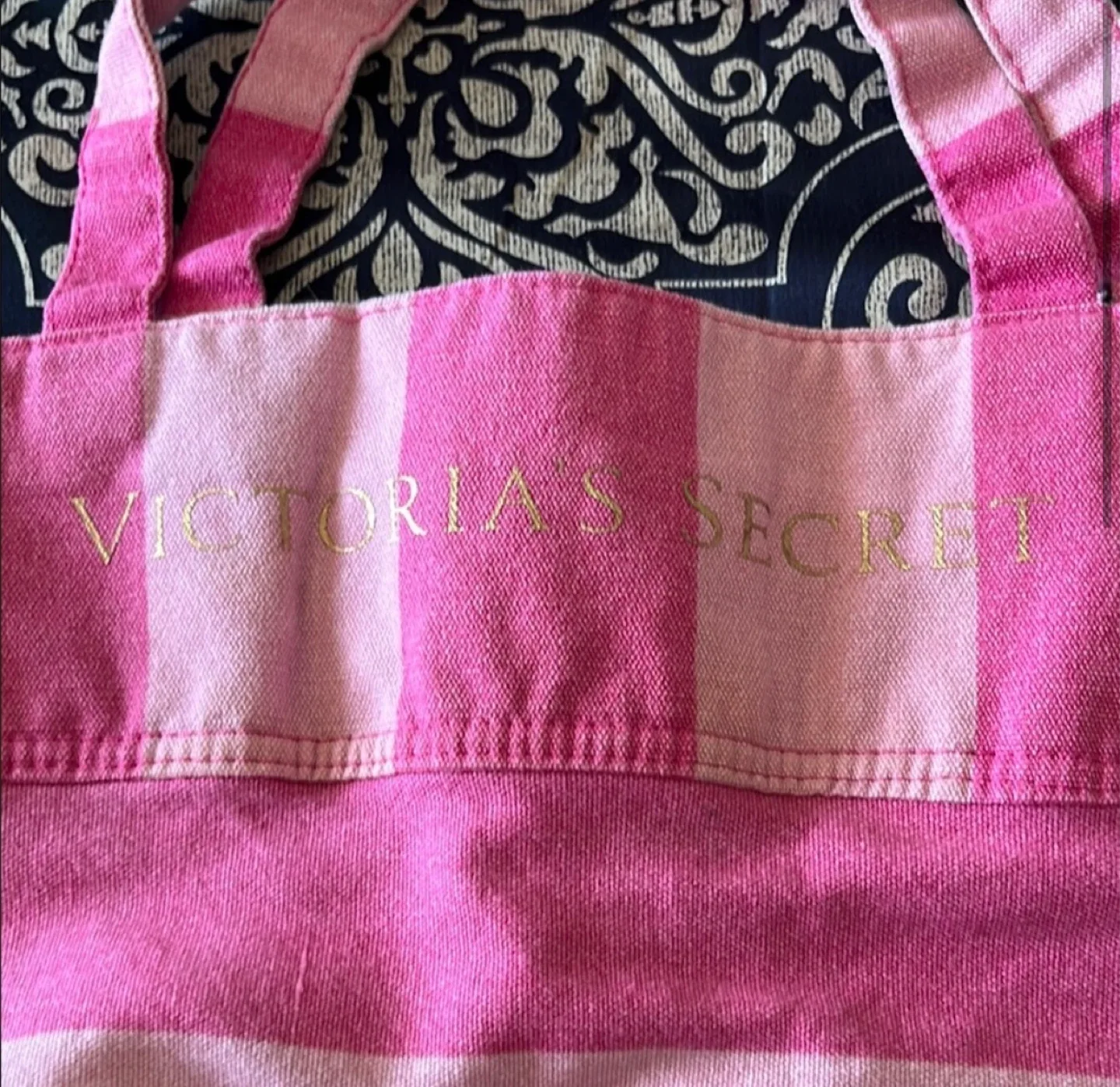 2 Victoria's Secret Pink Striped Tote Bags image indicator(3)