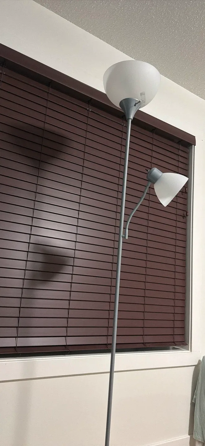 Floor Uplight/Reading Lamp image indicator(2)