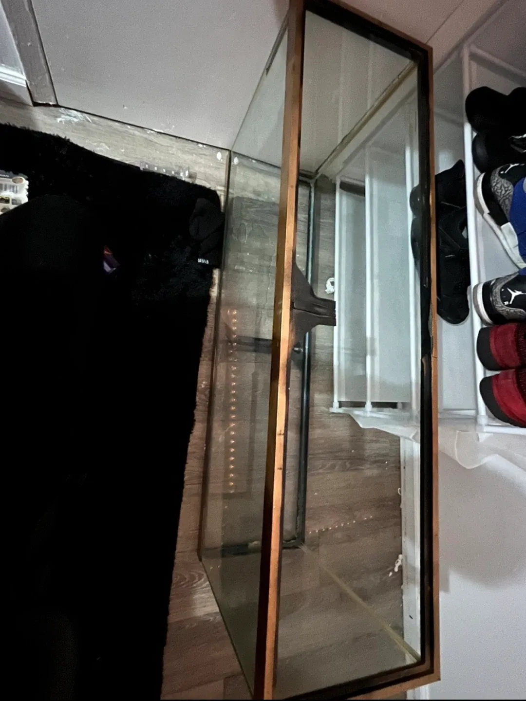 Used Glass Fish Tank image indicator(3)