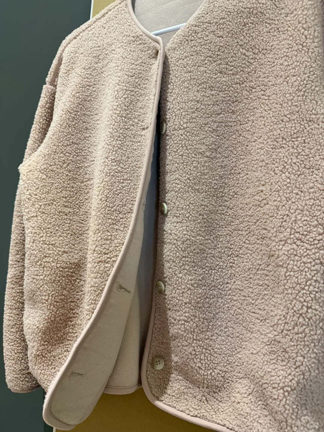 Uniqlo Fluffy Fleece Jacket - Size XL- pale pink image indicator(2)