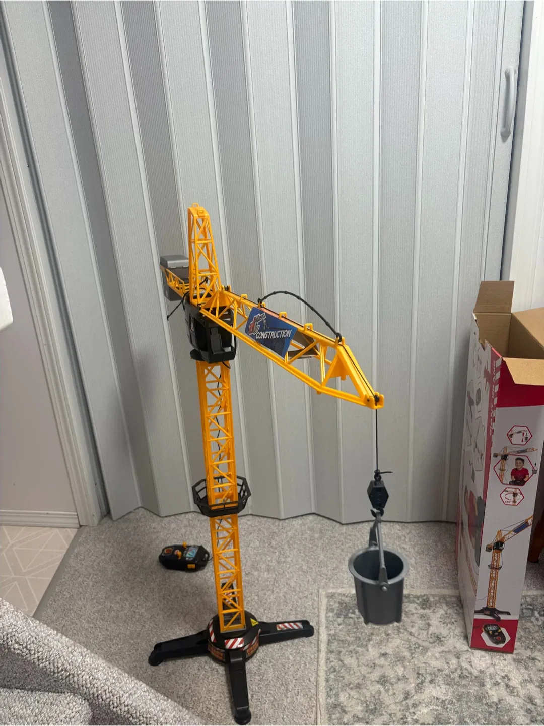 Toy Crane with Bucket & Remote