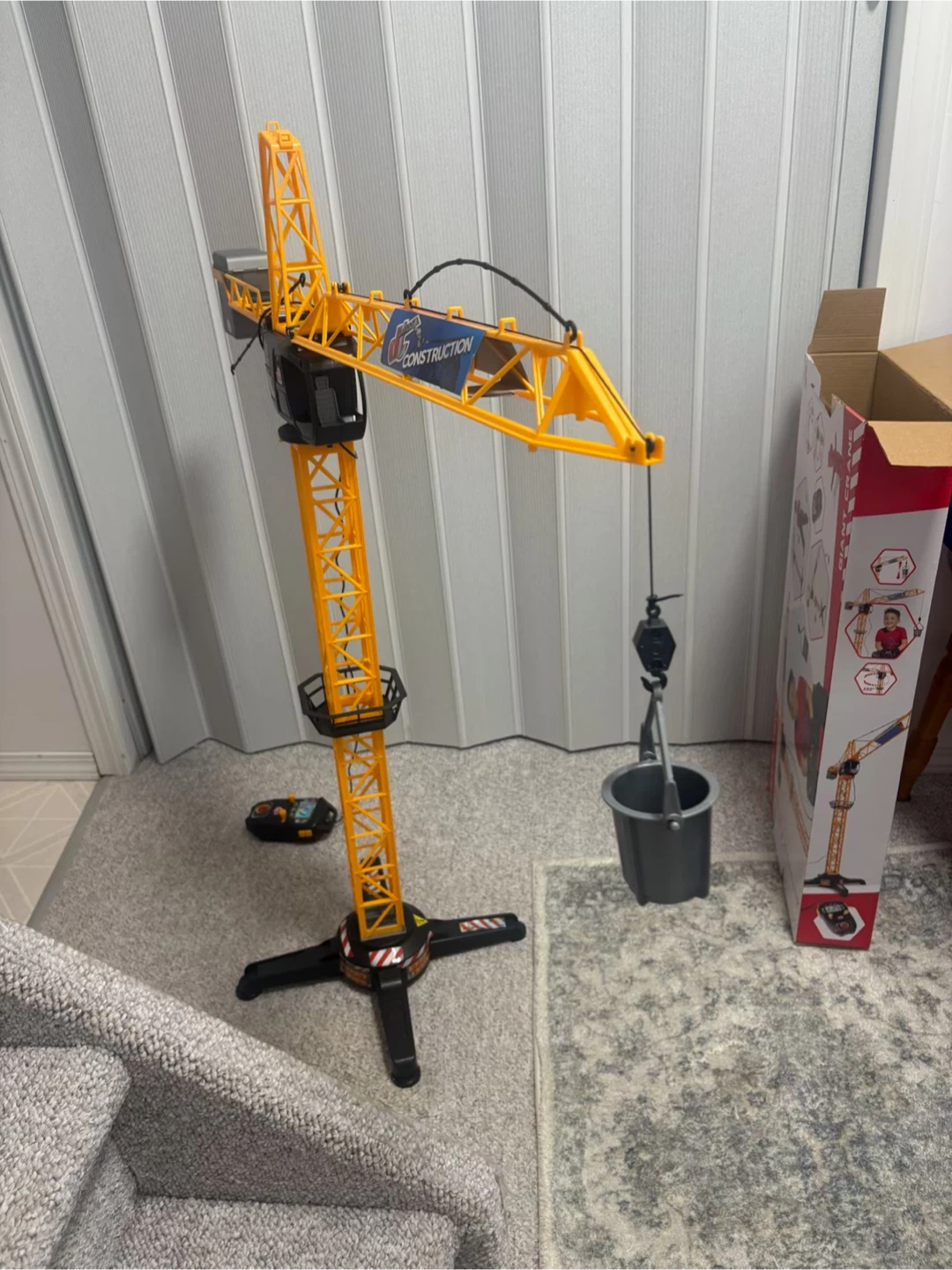 Toy Crane with Bucket & Remote - photo 2