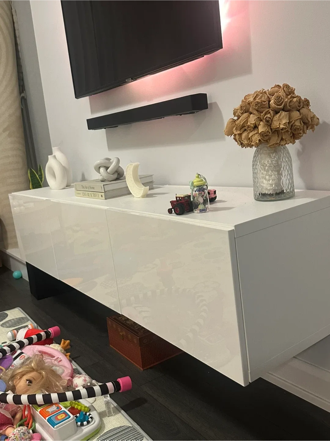 IKEA Besta TV Stand in white image indicator(2)