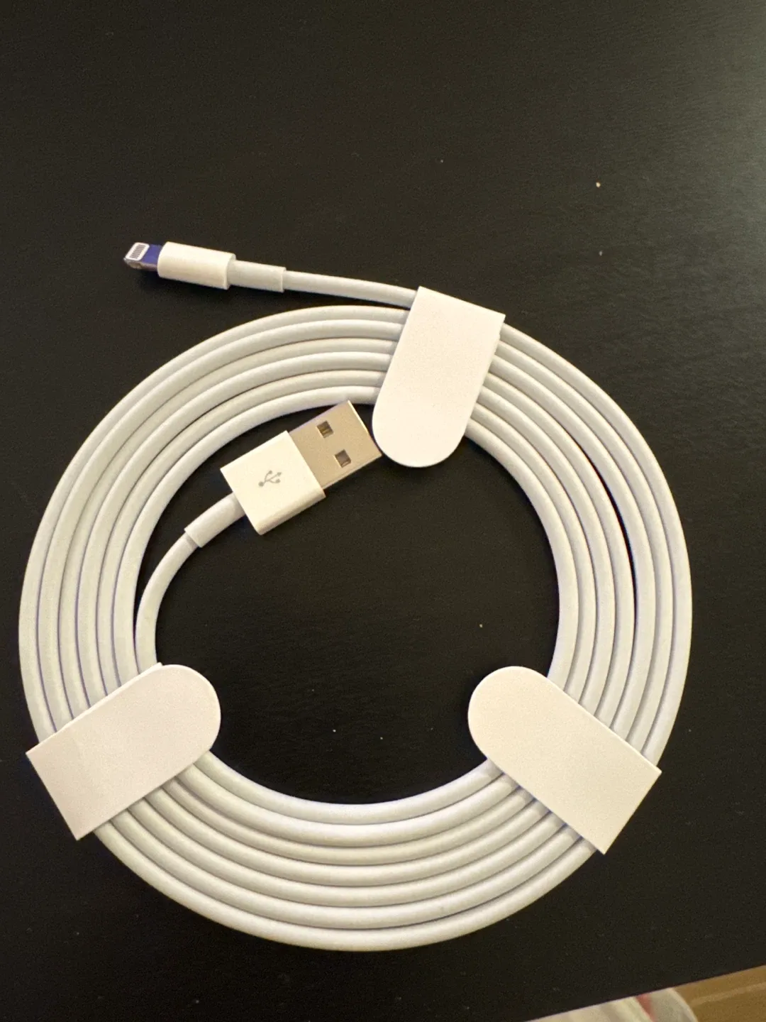 Apple 2m Lightning to USB Cable - White brand new