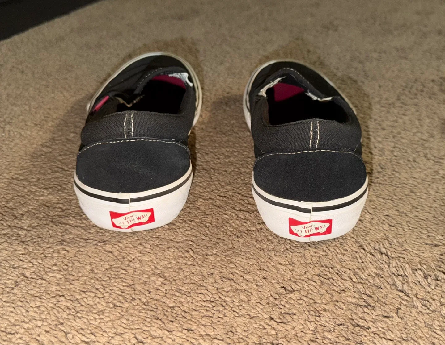 Vans Classic Slip-On Black Shoes image indicator(3)