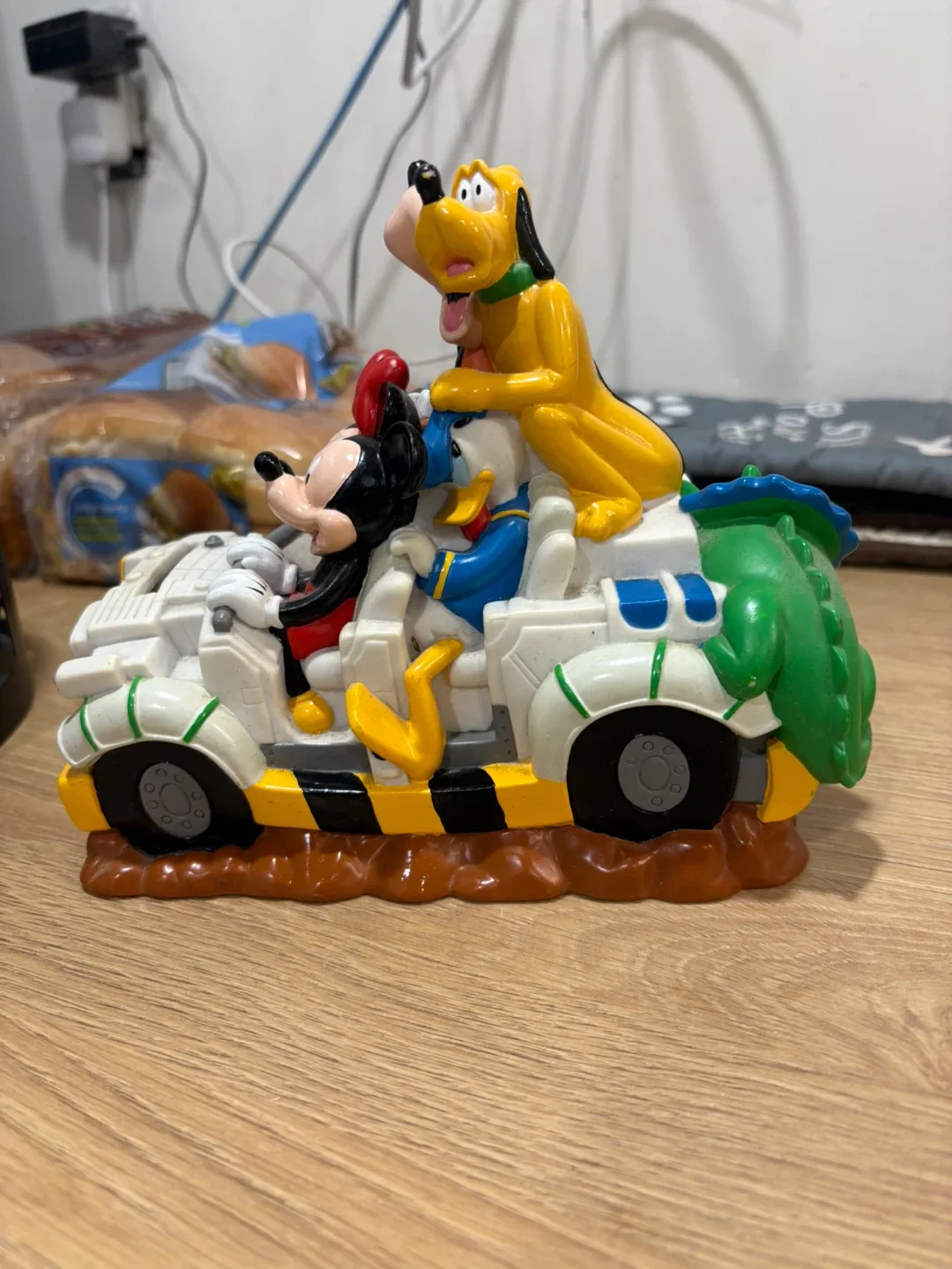 Walt Disney World Character Car Bank image indicator(3)