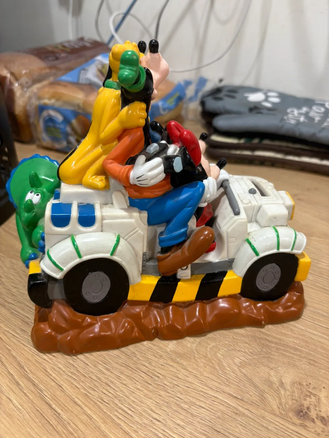 Walt Disney World Character Car Bank image indicator(5)