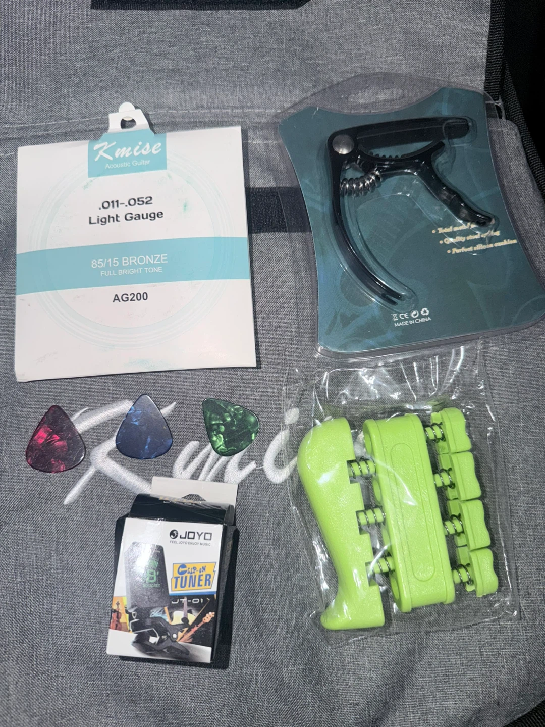 Kmise Acoustic Guitar with Accessories - photo 4