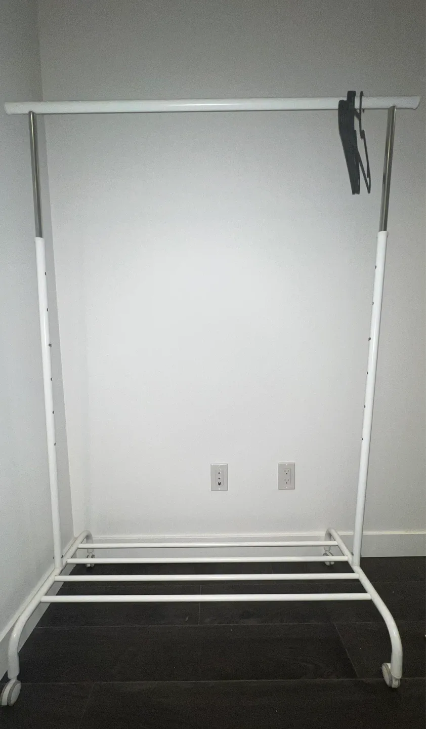 IKEA Clothes Rack - White image indicator(3)