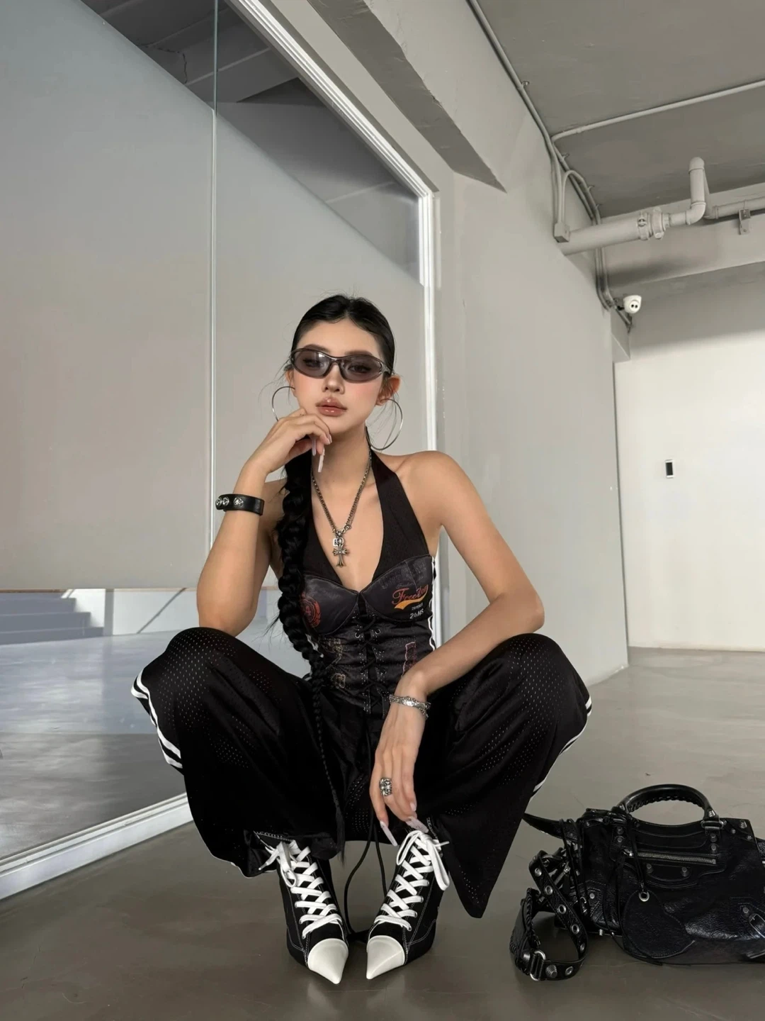 Vintage Black Graphic Print Top - photo 2