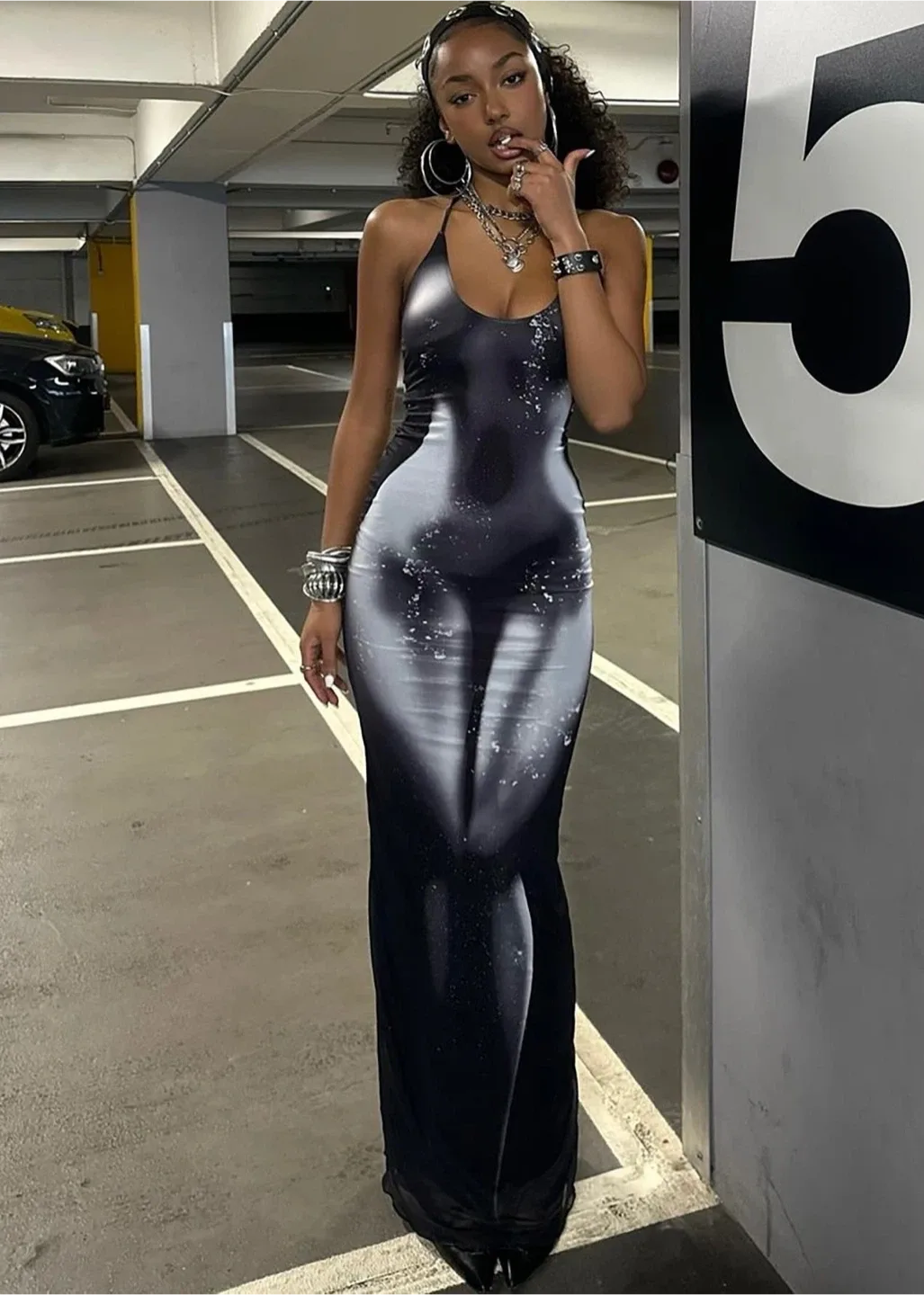 Backless Long Black Dress image indicator(2)