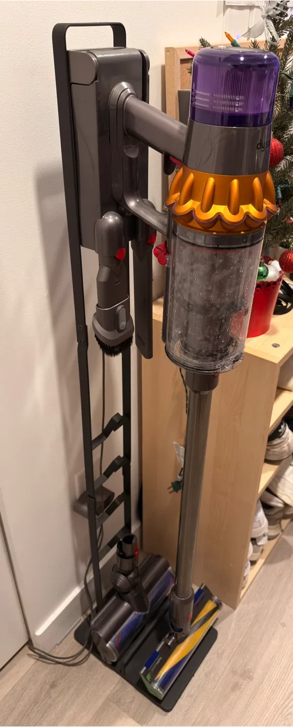 Dyson V15 Detect (1 used Optic head, 1 New Optic Head) image indicator(2)