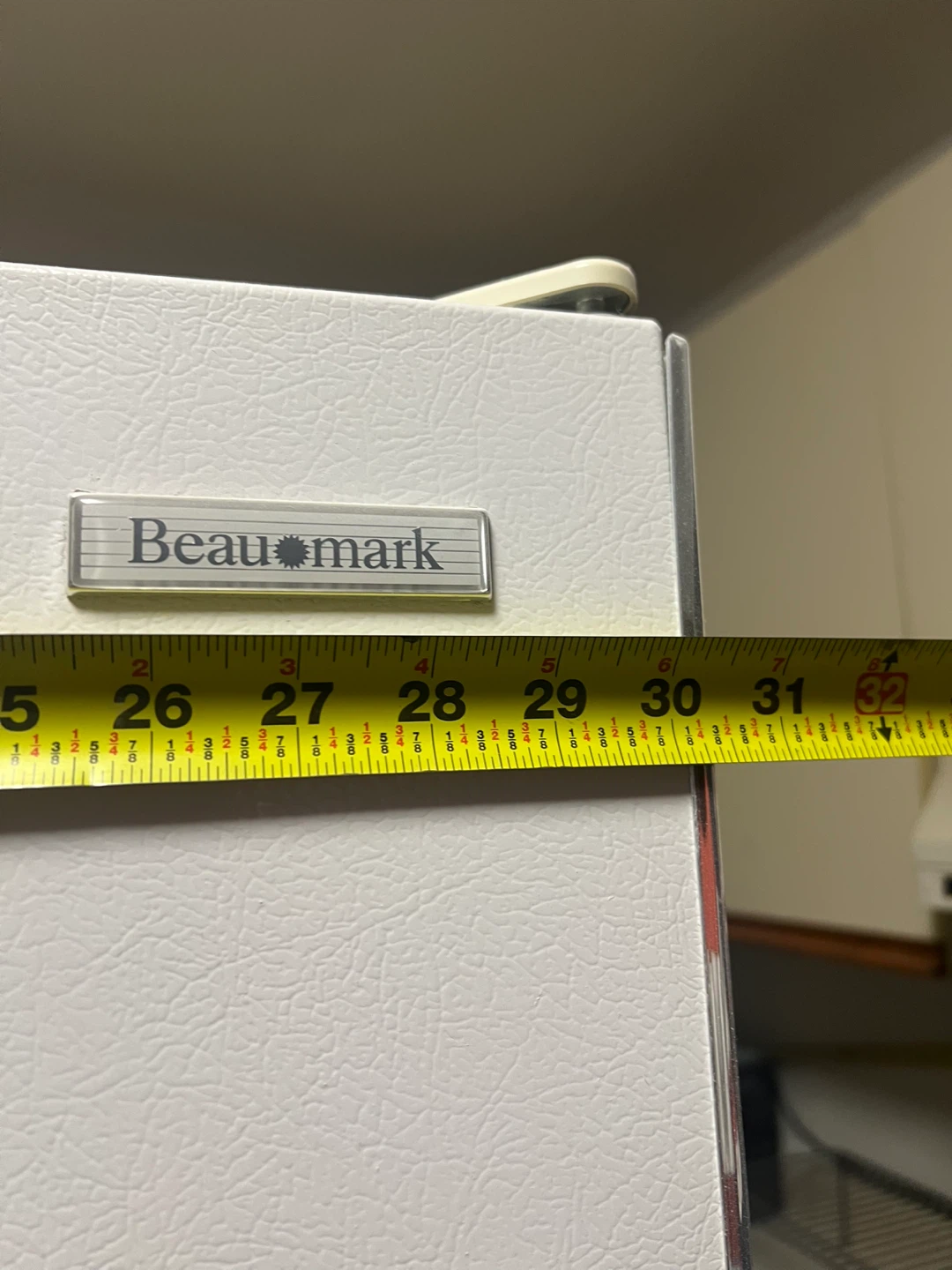 Beaumark White Fridge - 65" Height - photo 3