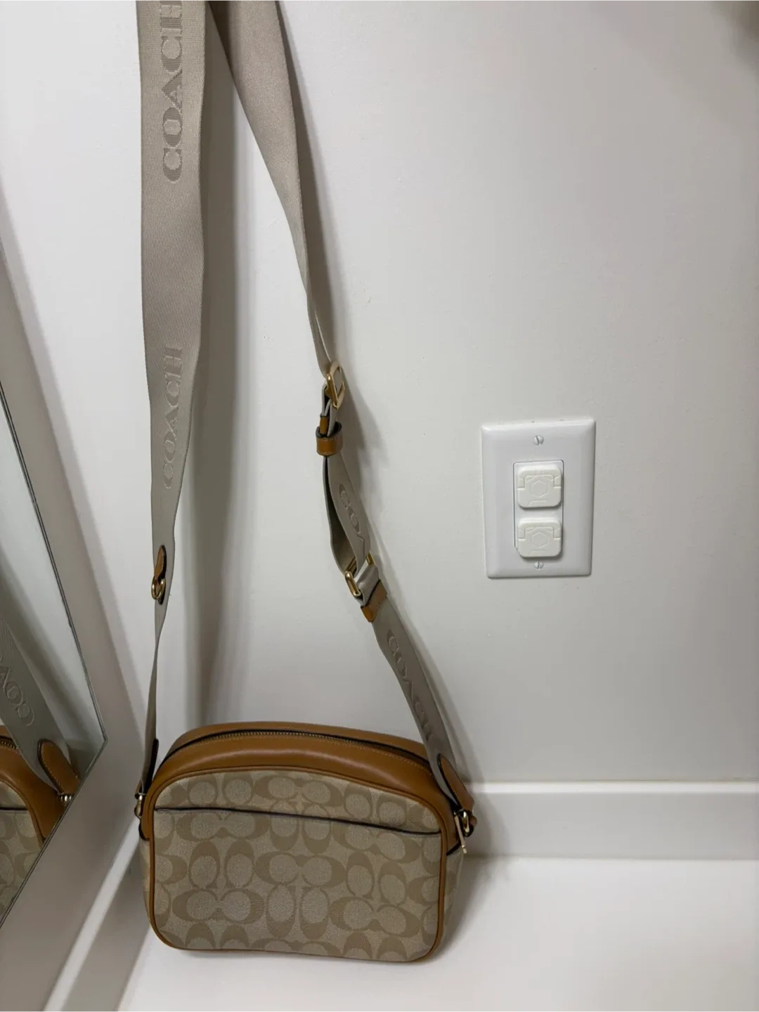 Coach Camera Bag 2466 CT255 image indicator(4)