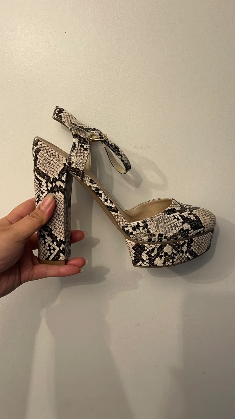 JustFab Snakeskin Platform Heels- never been worn