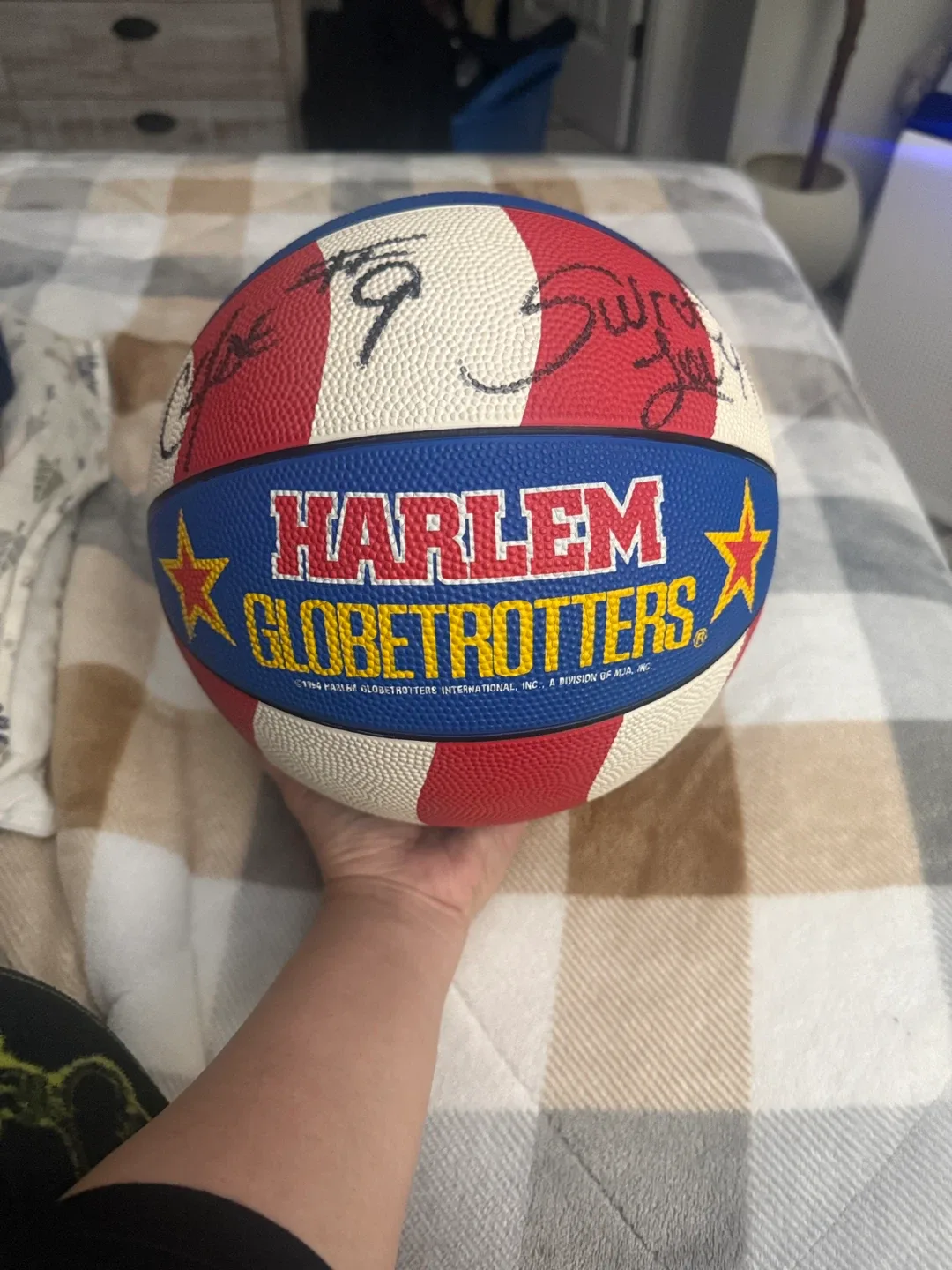 #cleanout - Harlem Globetrotters Autographed Basketball