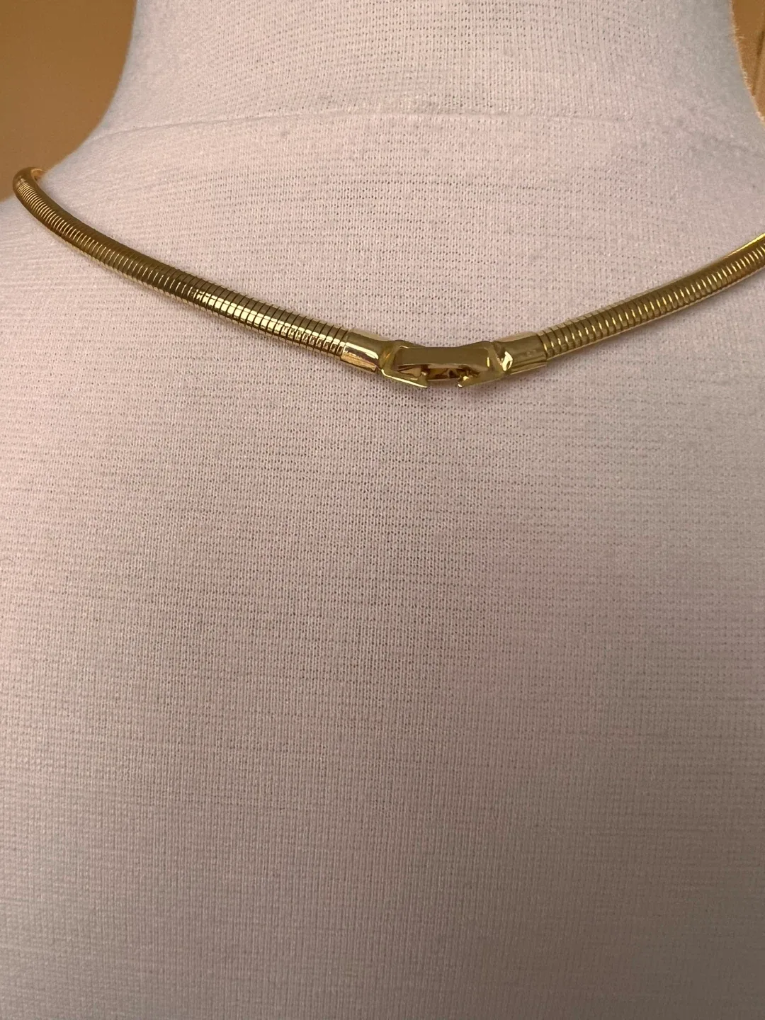 Gold Tone Omega Chain Necklace image indicator(3)