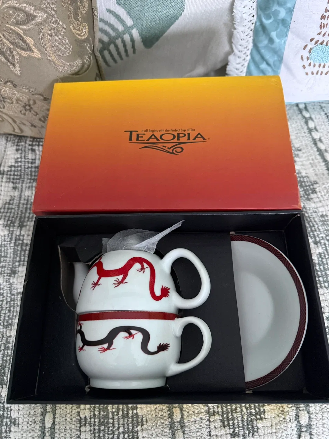 Teaopia Tea Set with Dragon Design