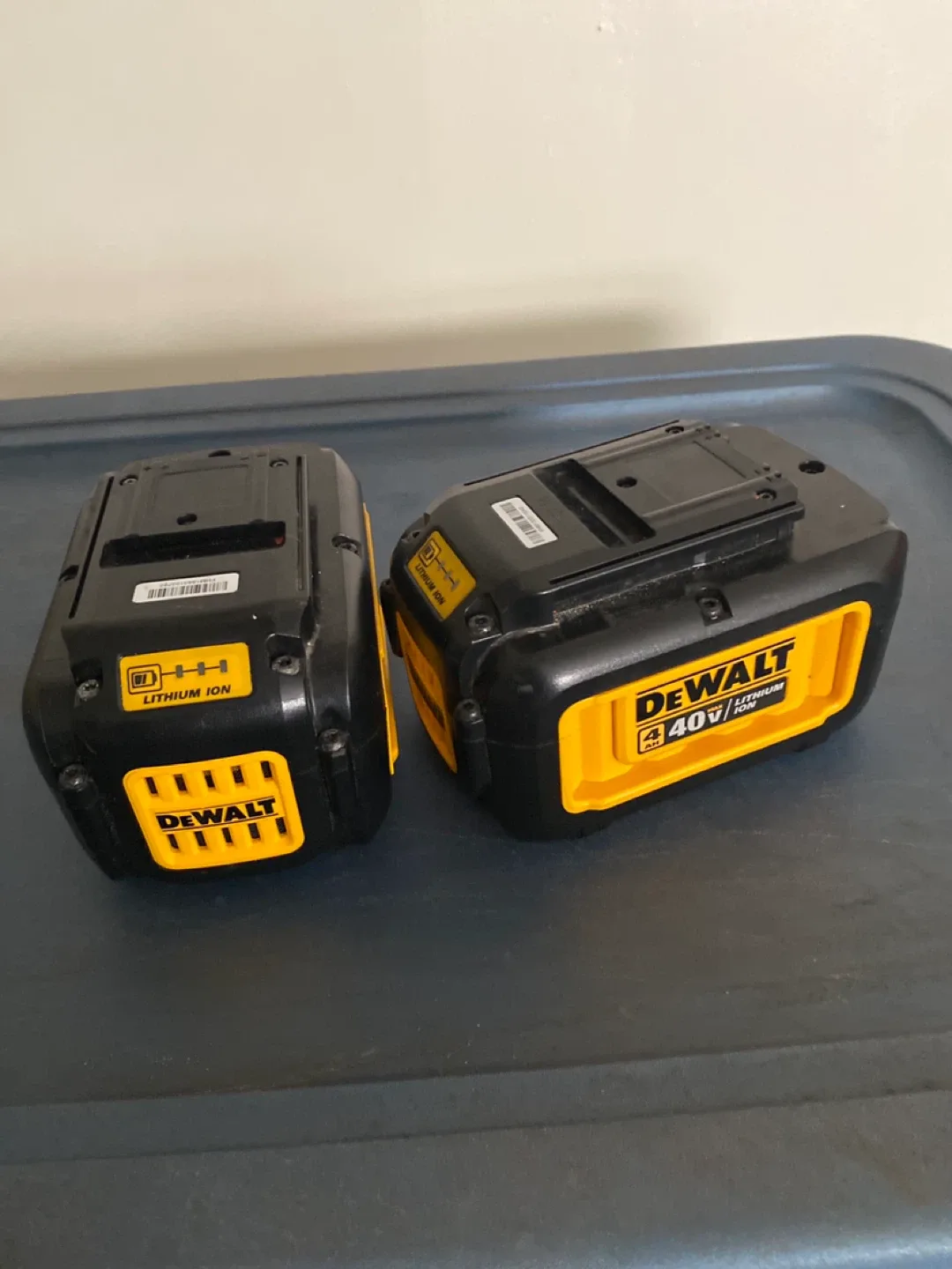 DeWalt 4.0AH 40V Lithium Ion Battery