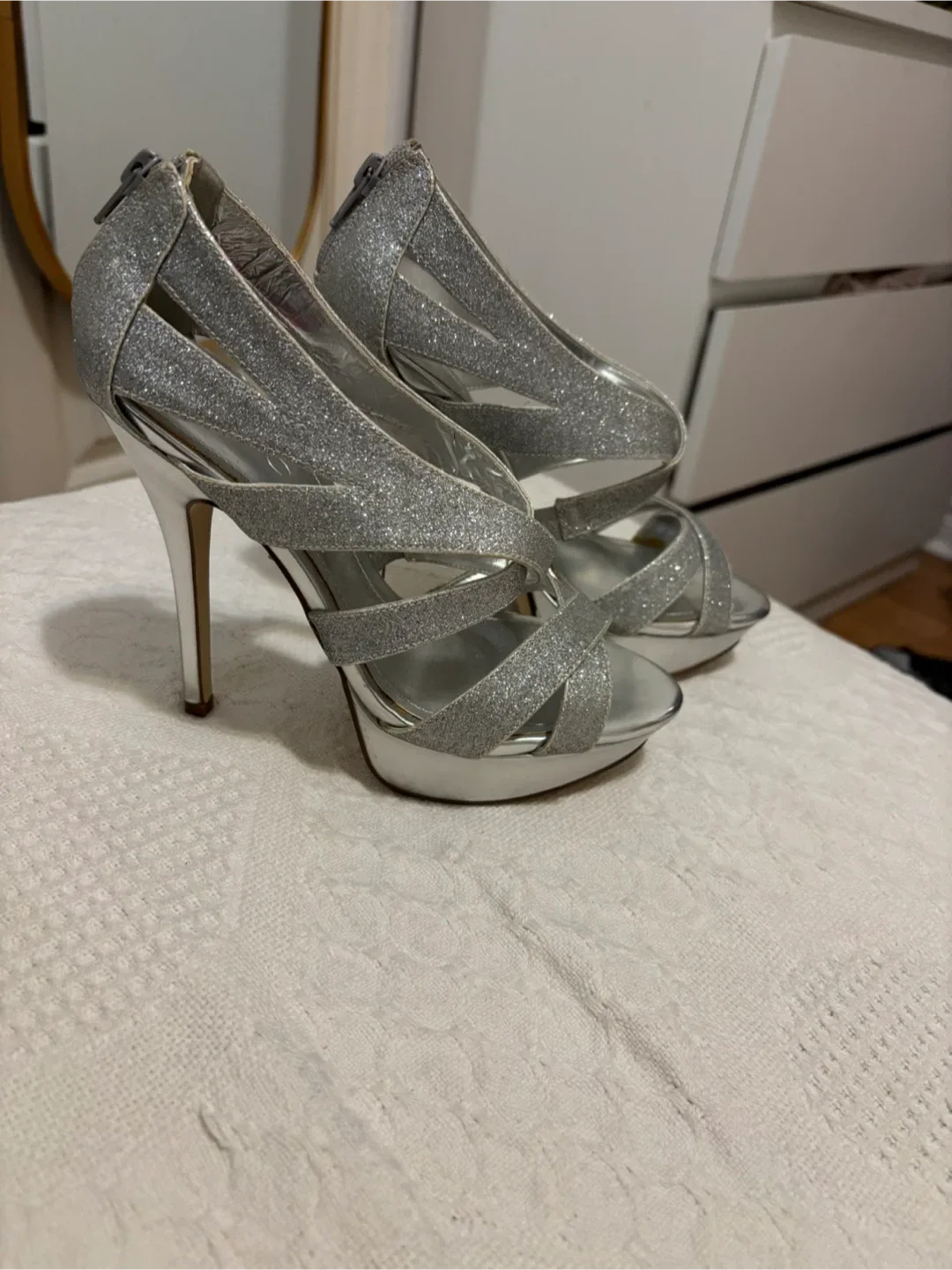 Aldo shoes image indicator(2)