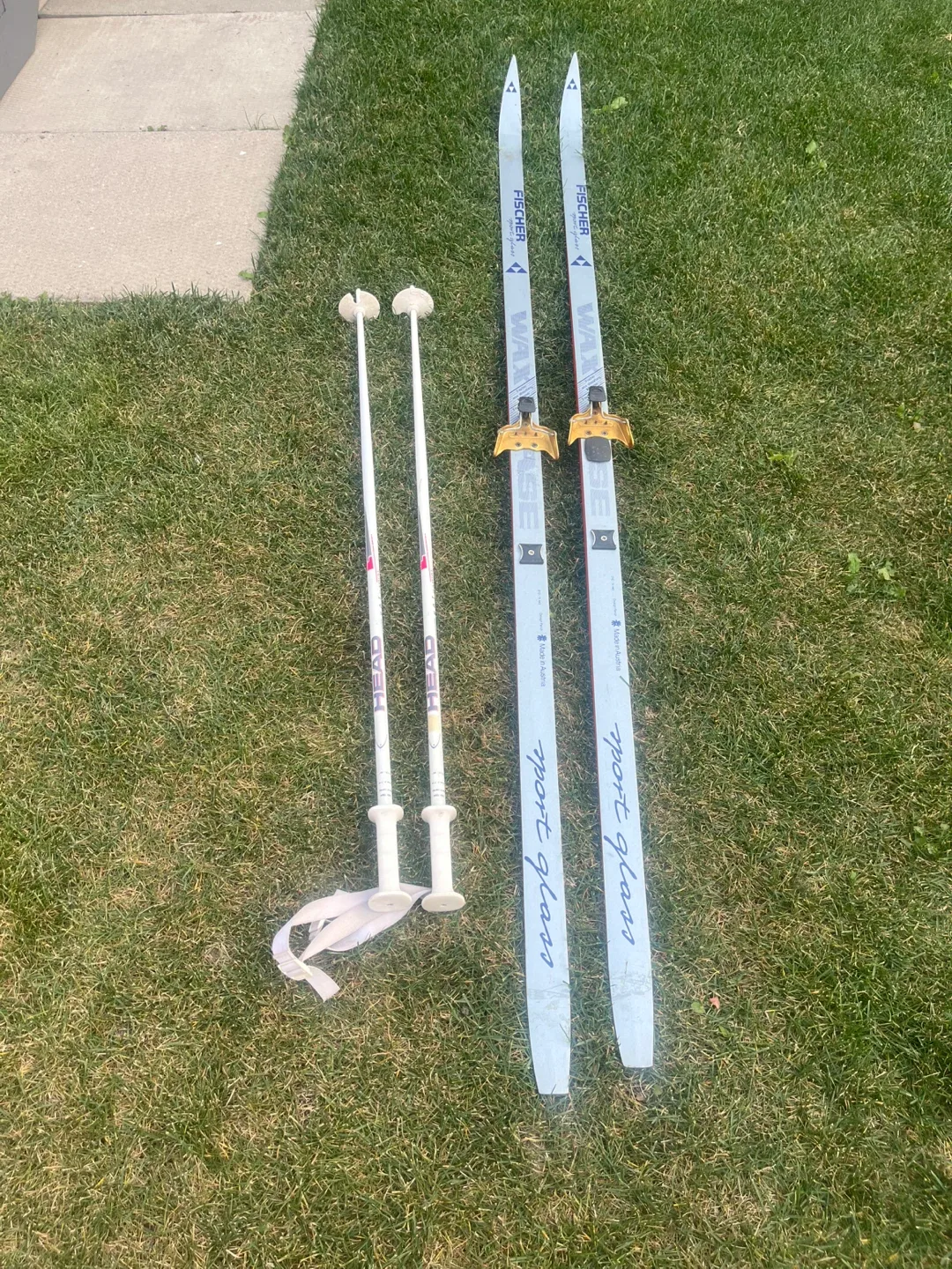 Fischer Sport Glass Skis & Head Ski Poles image indicator(9)