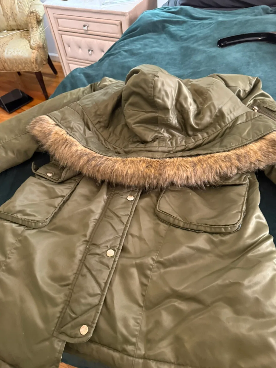 Olive Green Padded Parka Coat image indicator(3)