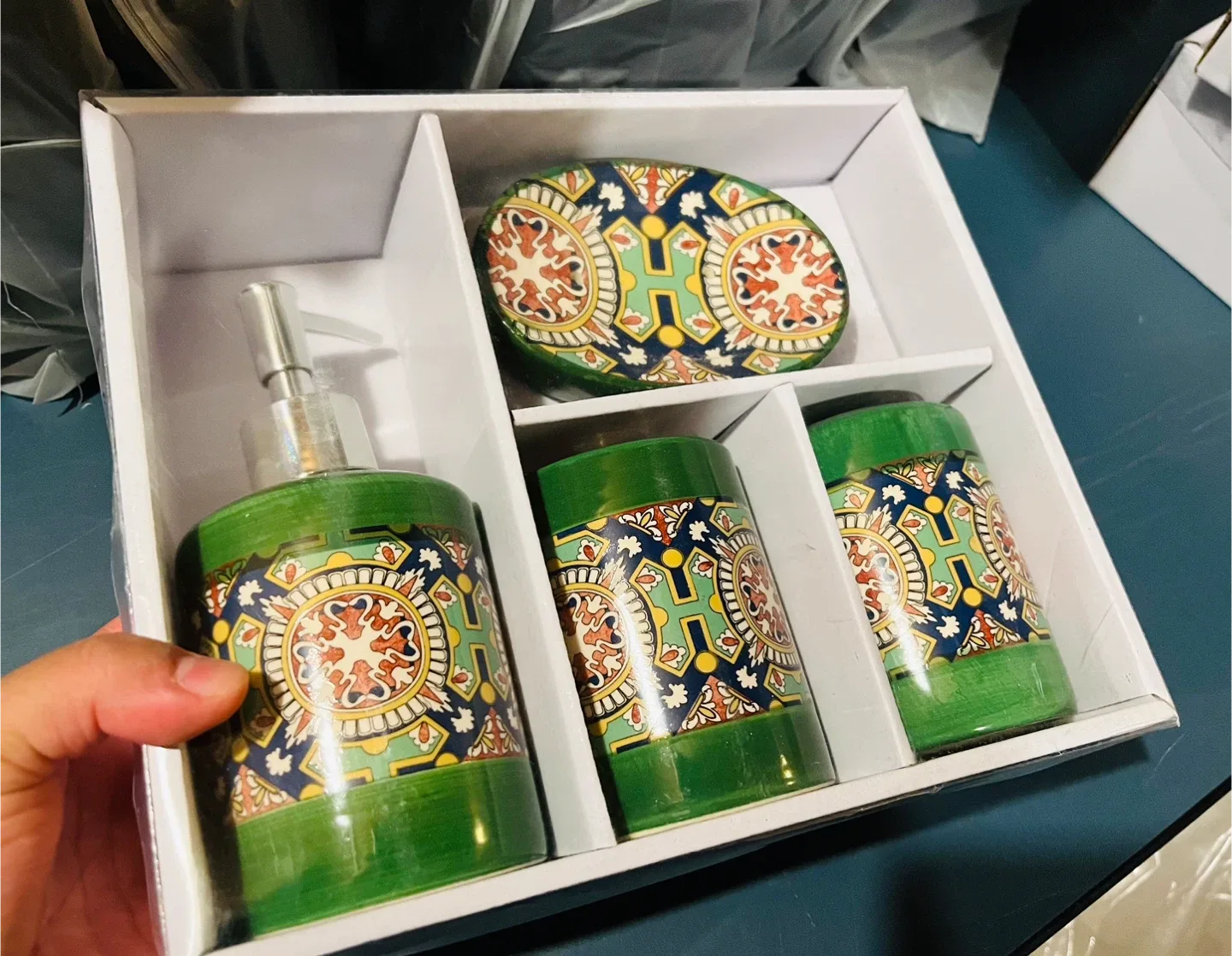 4pc bath ware set new