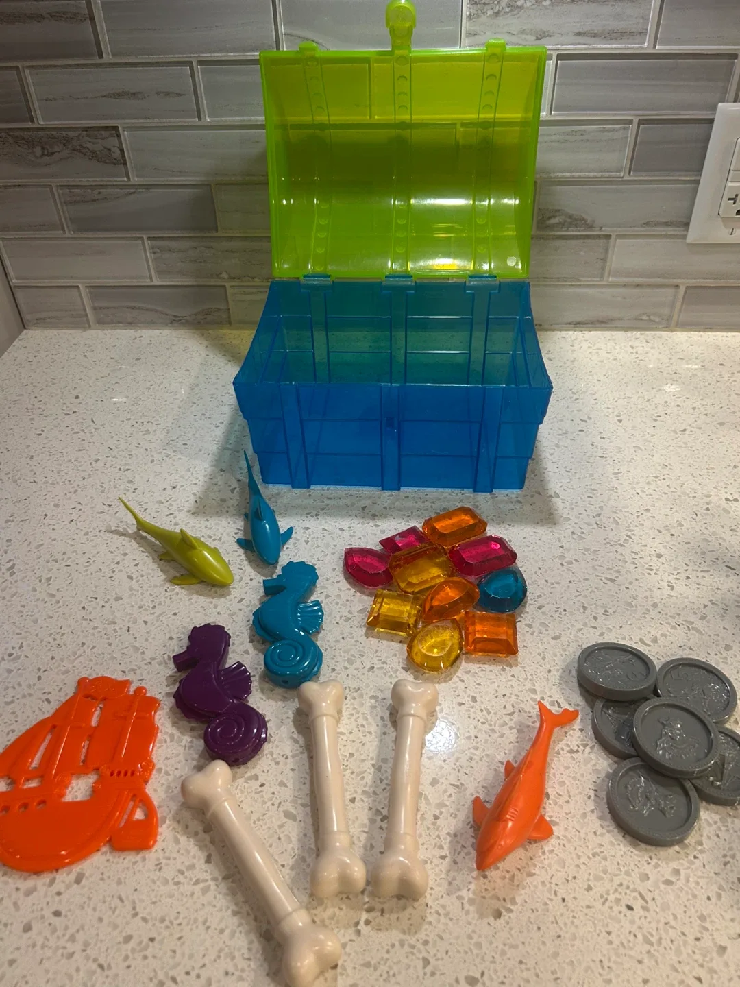 Kids Pirate Treasure Chest Toy Set