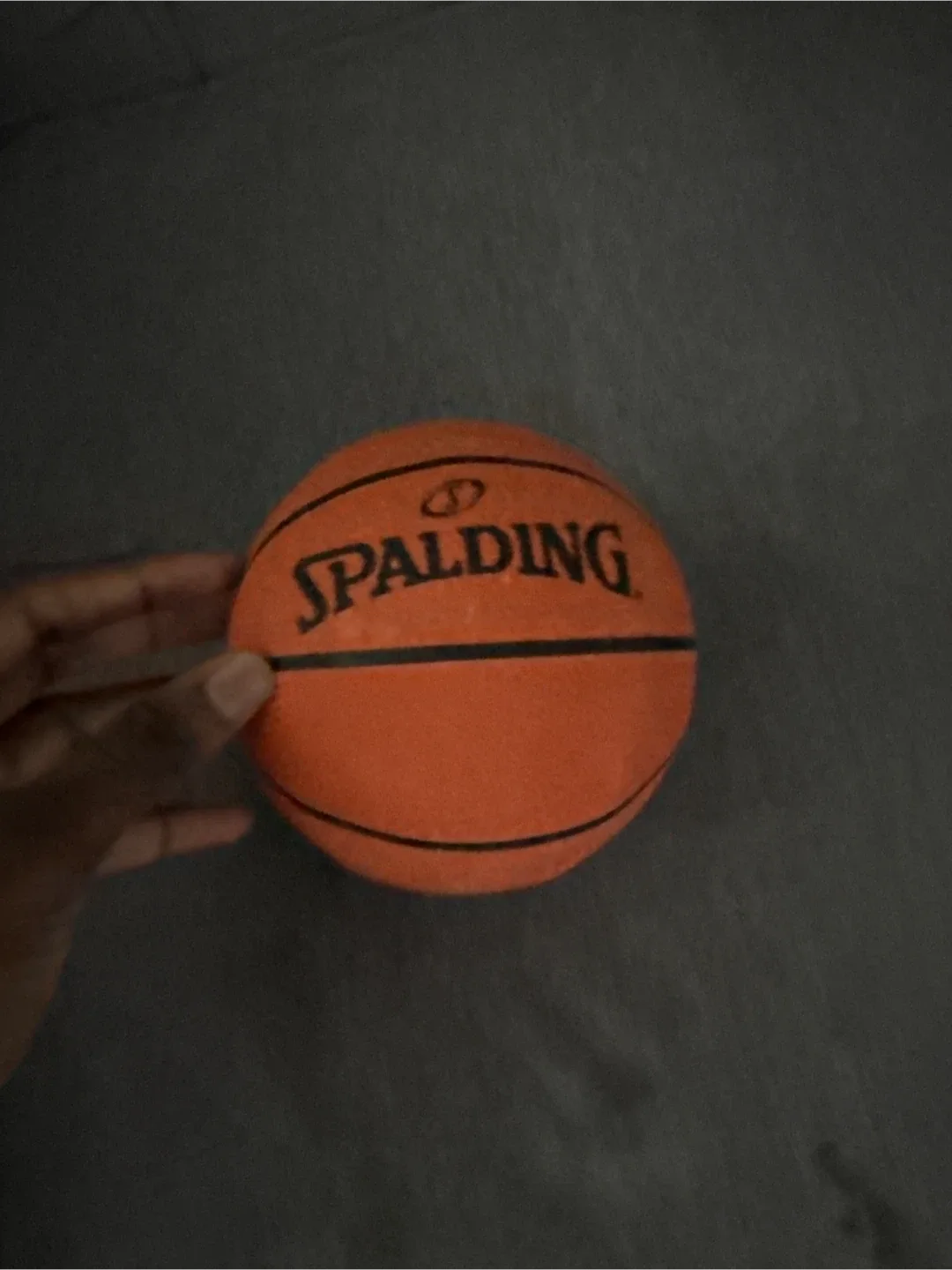 Spalding Over-The-Door Mini Basketball Hoop image indicator(2)